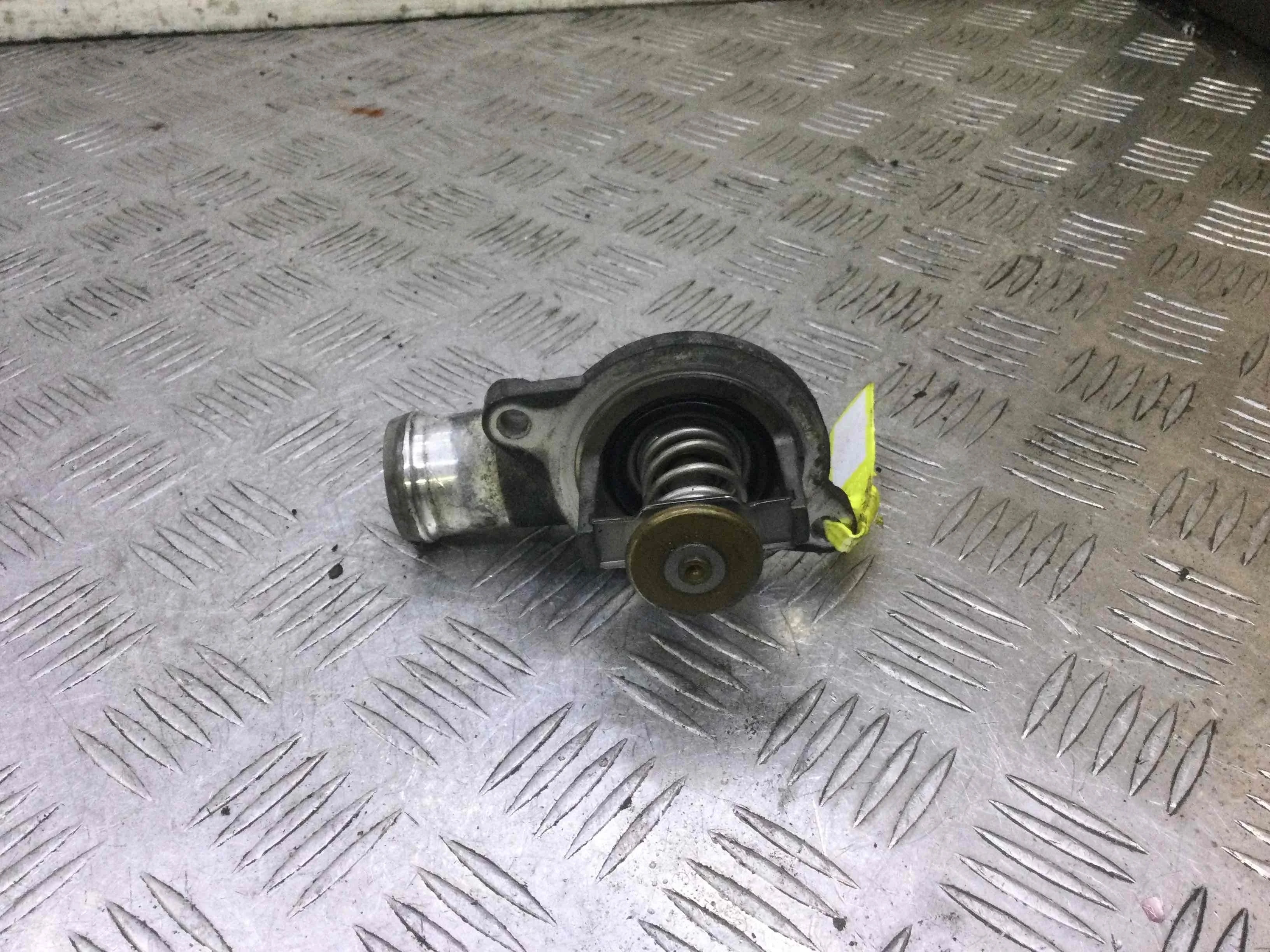 Корпус термостата Volkswagen Transporter T5 2003 - 2009 дизель 2.5 TDI Механика Микроавтобус