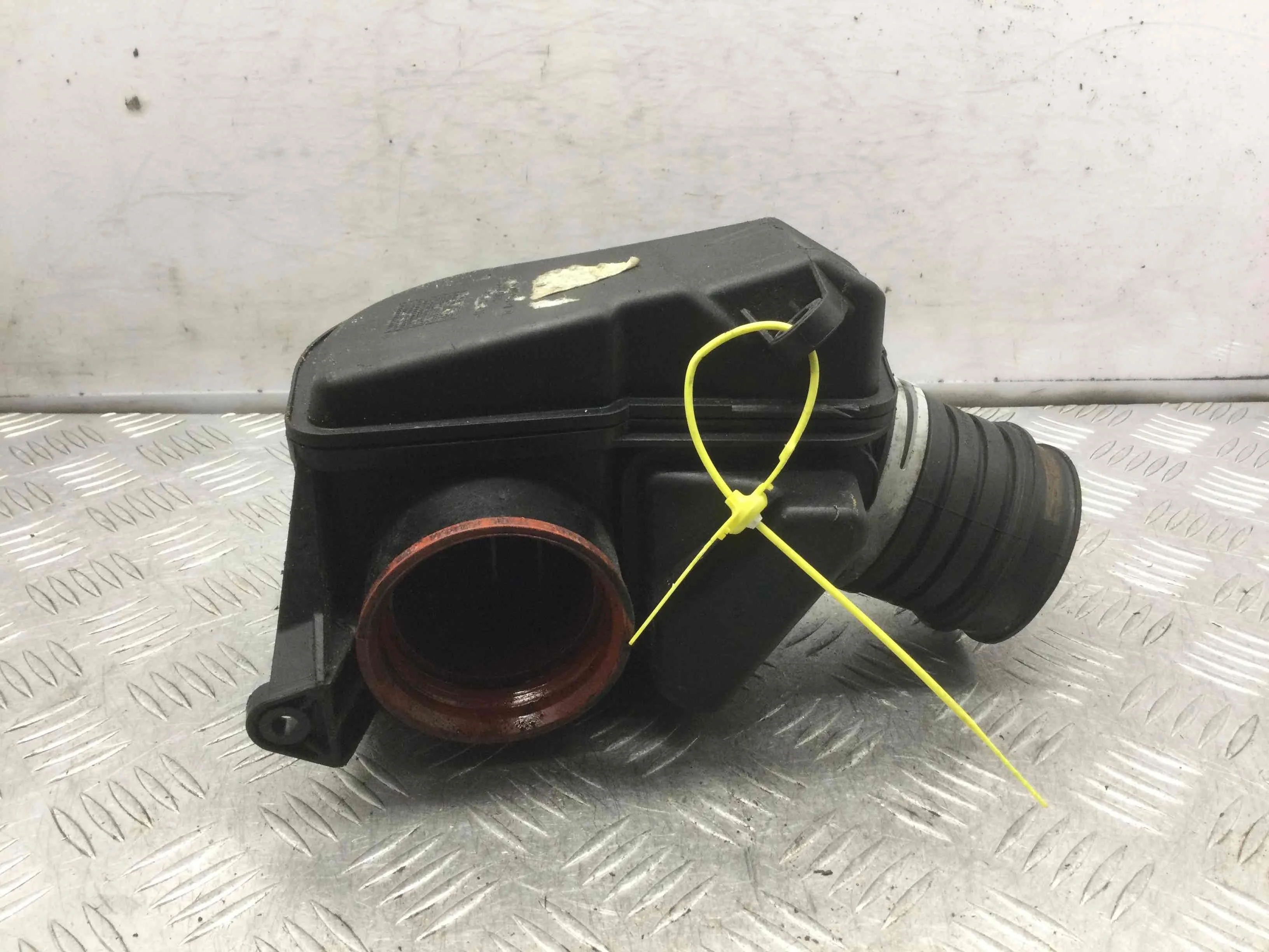 Резонатор воздушного фильтра Mercedes SLK R171 (2004-2008) бензин 1.8 i Автомат Седан