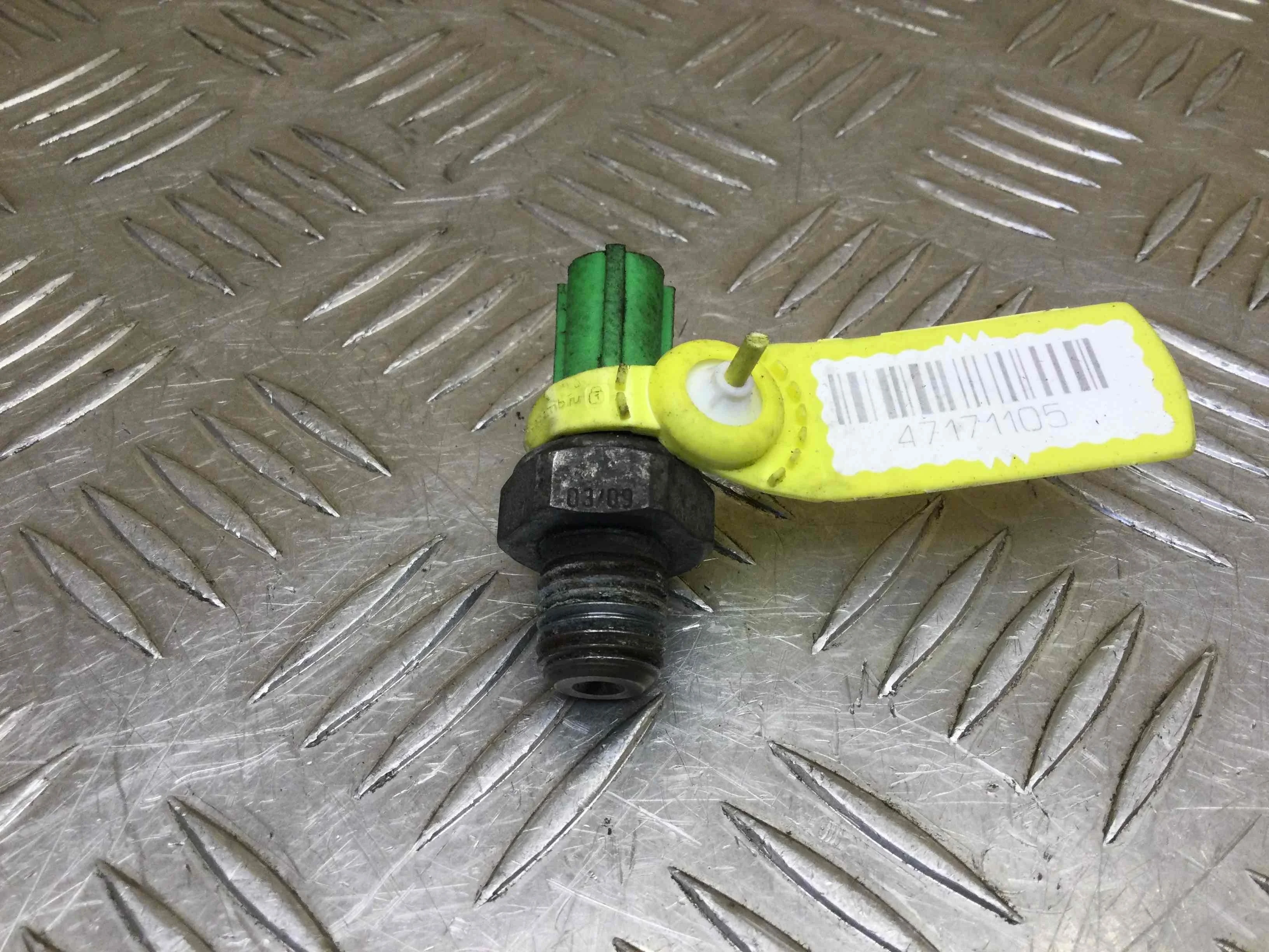 Датчик давления масла Ford Focus 2 поколение (2005-2008) бензин 1.6 i Механика Седан