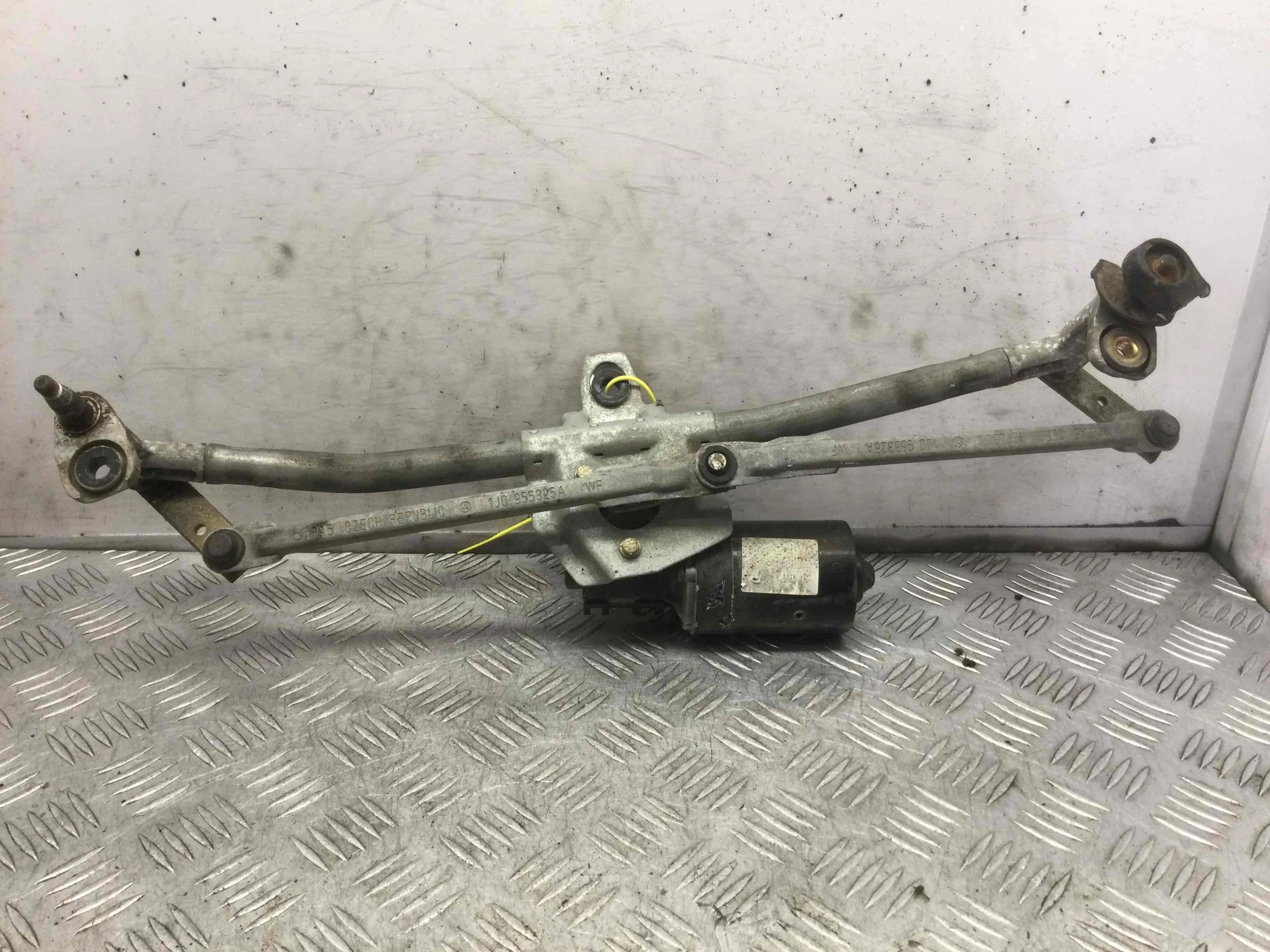 Механизм стеклоочистителя (трапеция дворников) Audi A3 8L (1996-2000) бензин 1.6 i Механика Х/б