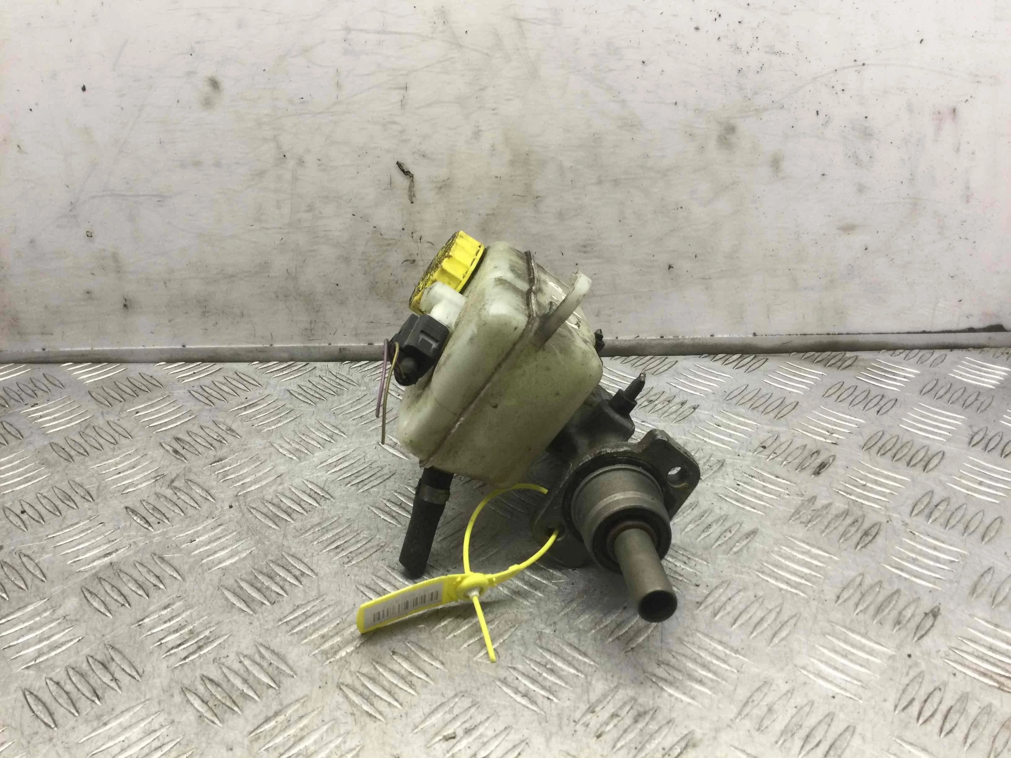 Цилиндр тормозной главный SEAT Ibiza 3 поколение (2001-2006) бензин 1.4 i Механика Х/б