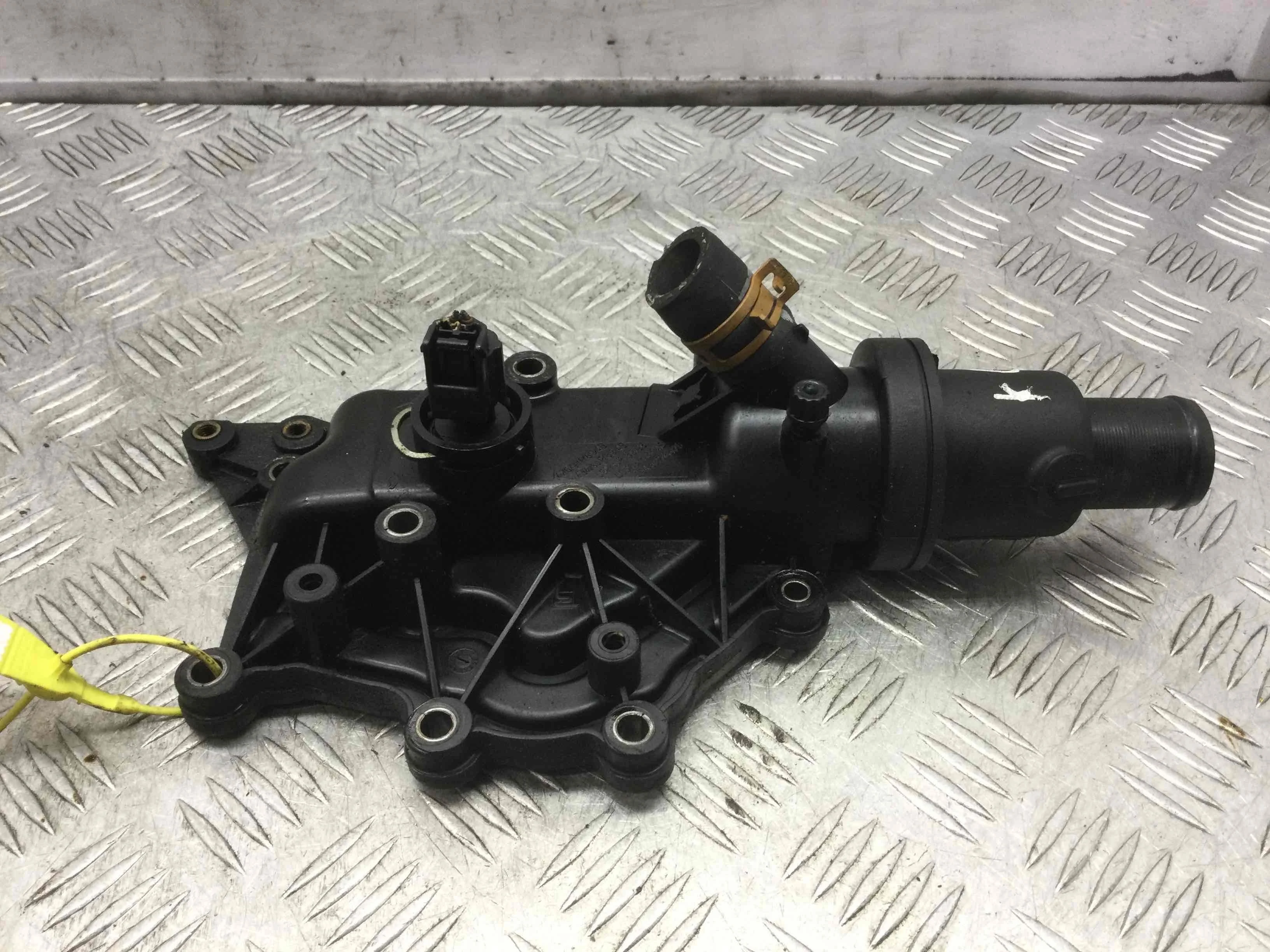 Корпус термостата Renault Scenic 2 поколение (2003-2006) бензин 1.6 i Механика Х/б