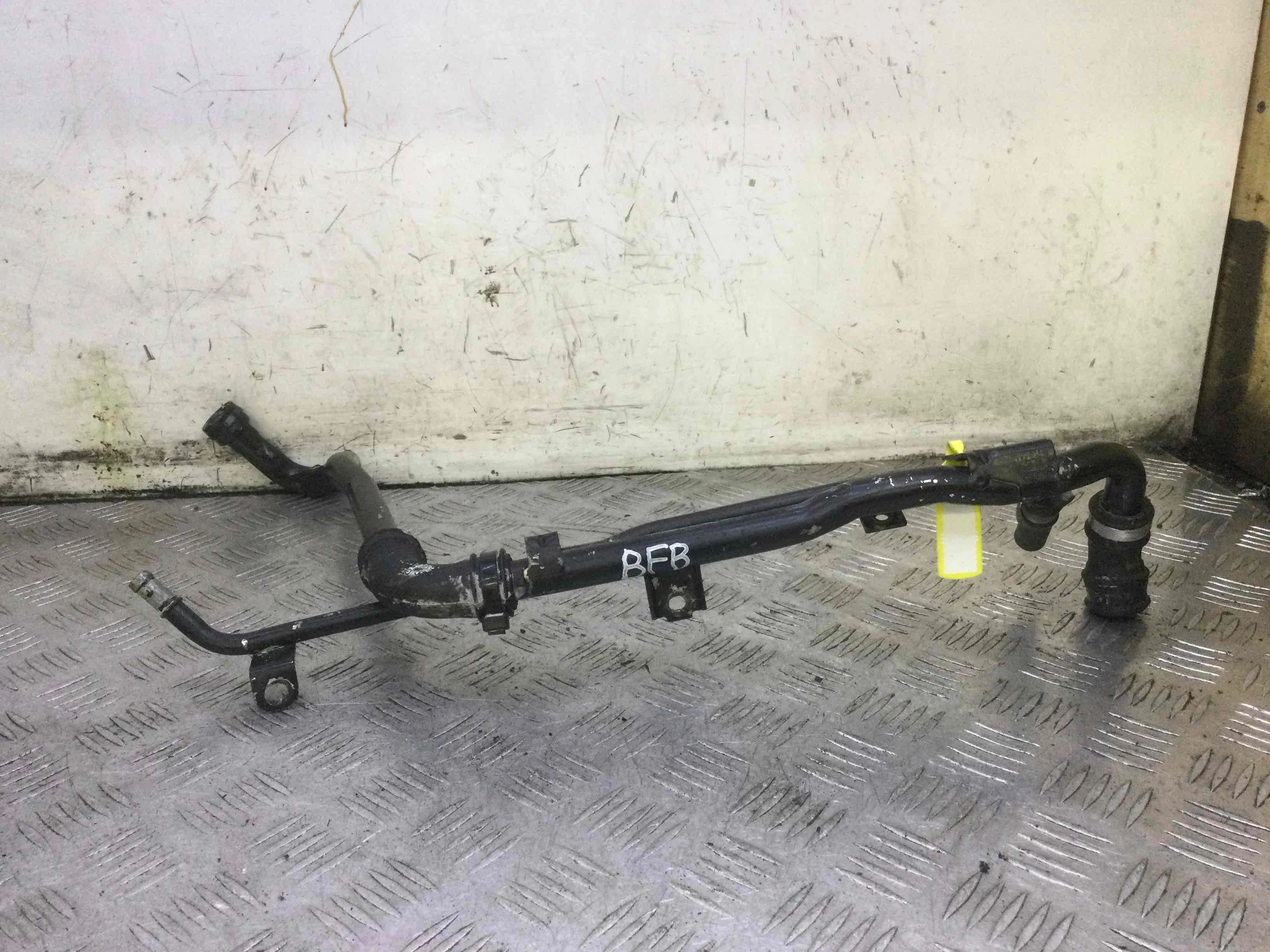 Трубка охлаждающей жидкости металлическая Audi A4 B7 (2004-2008) бензин 1.8 T Механика Седан