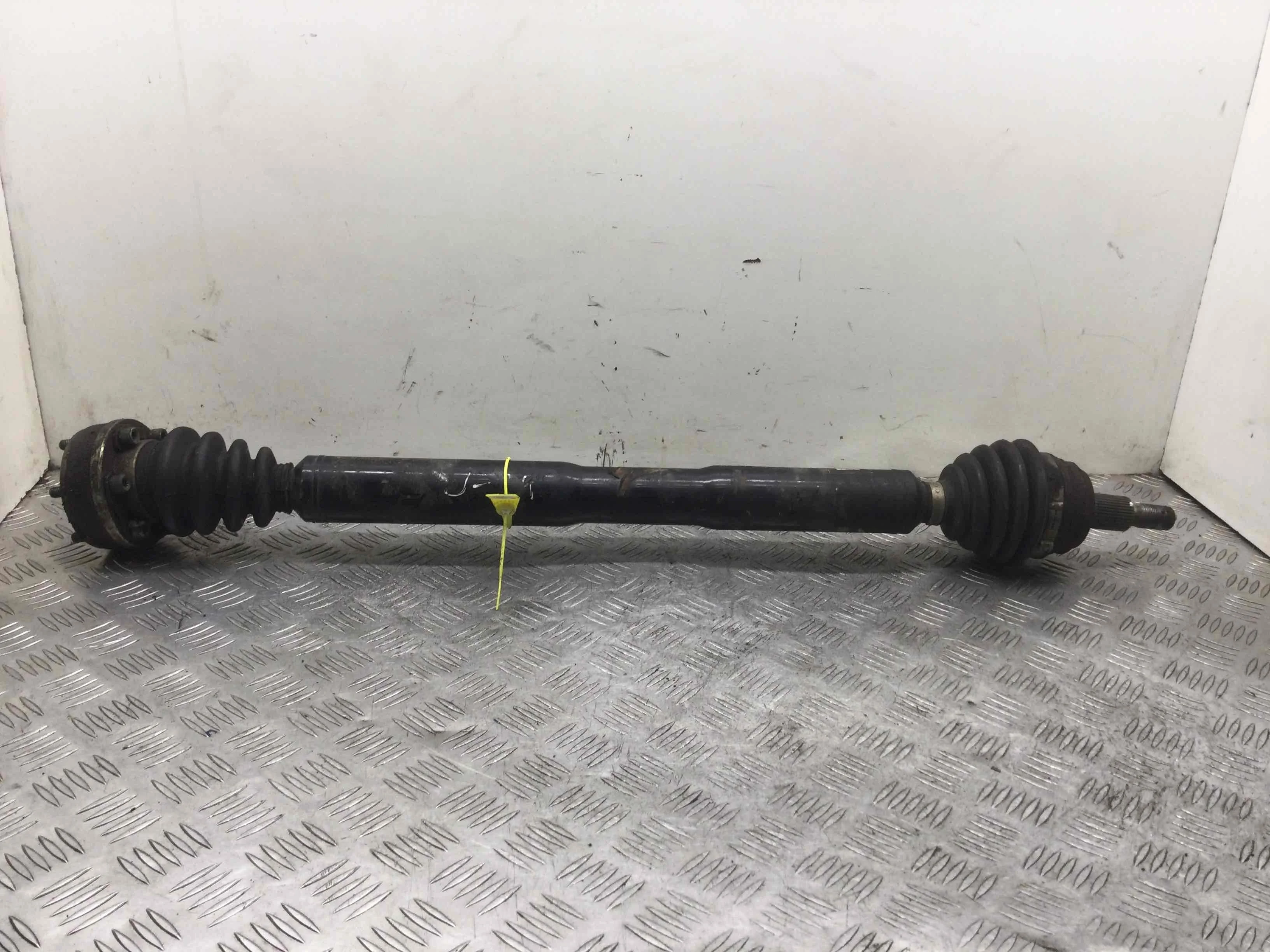 Полуось передняя правая (приводной вал, ШРУС) Audi A3 8L (1996-2000) бензин 1.6 i Механика Х/б