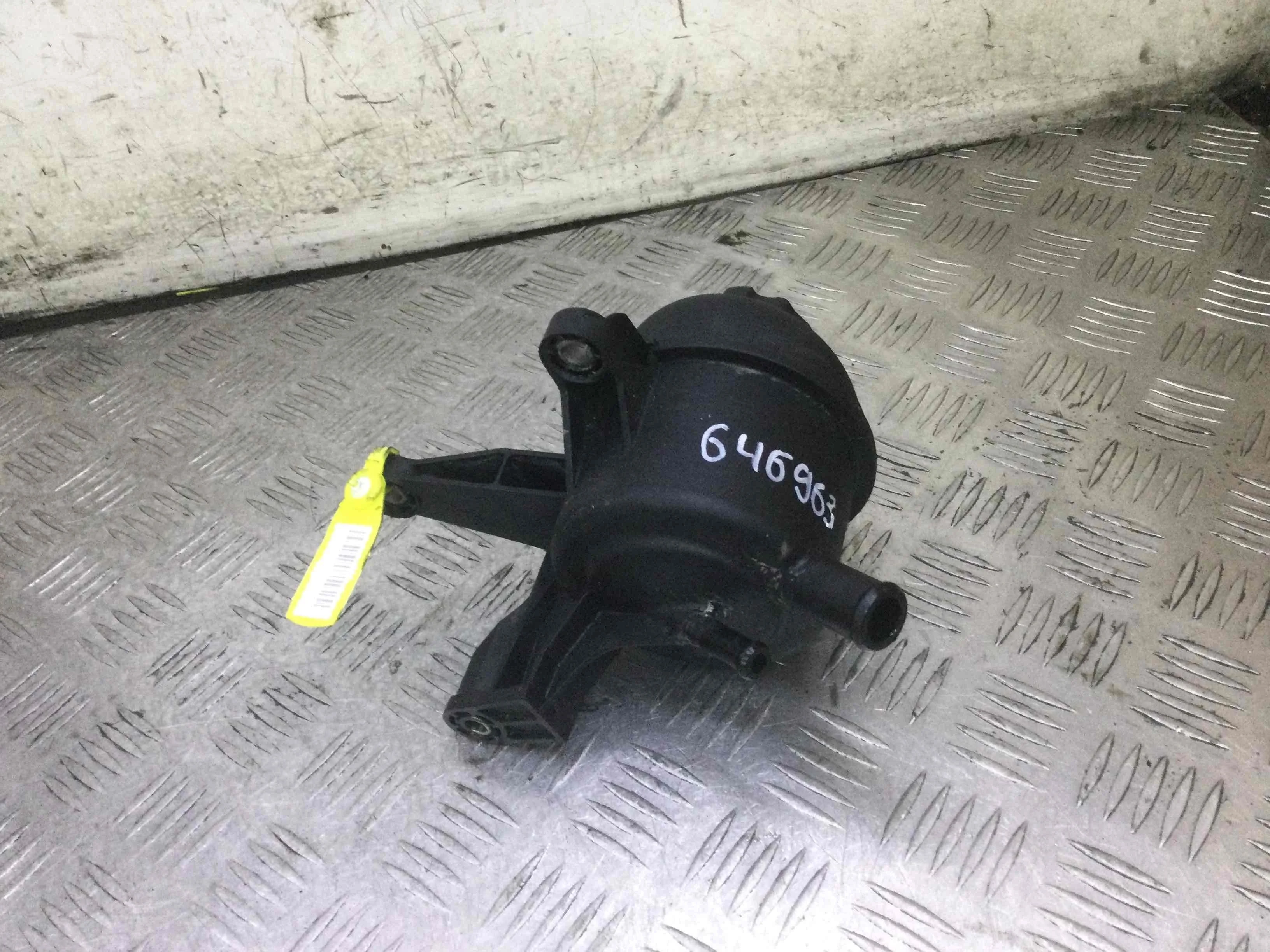 Бачок гидроусилителя Mercedes C-klasse W203/S203/CL203 [рестайлинг] (2004-2007) дизель 2.2 CDI Автомат Седан