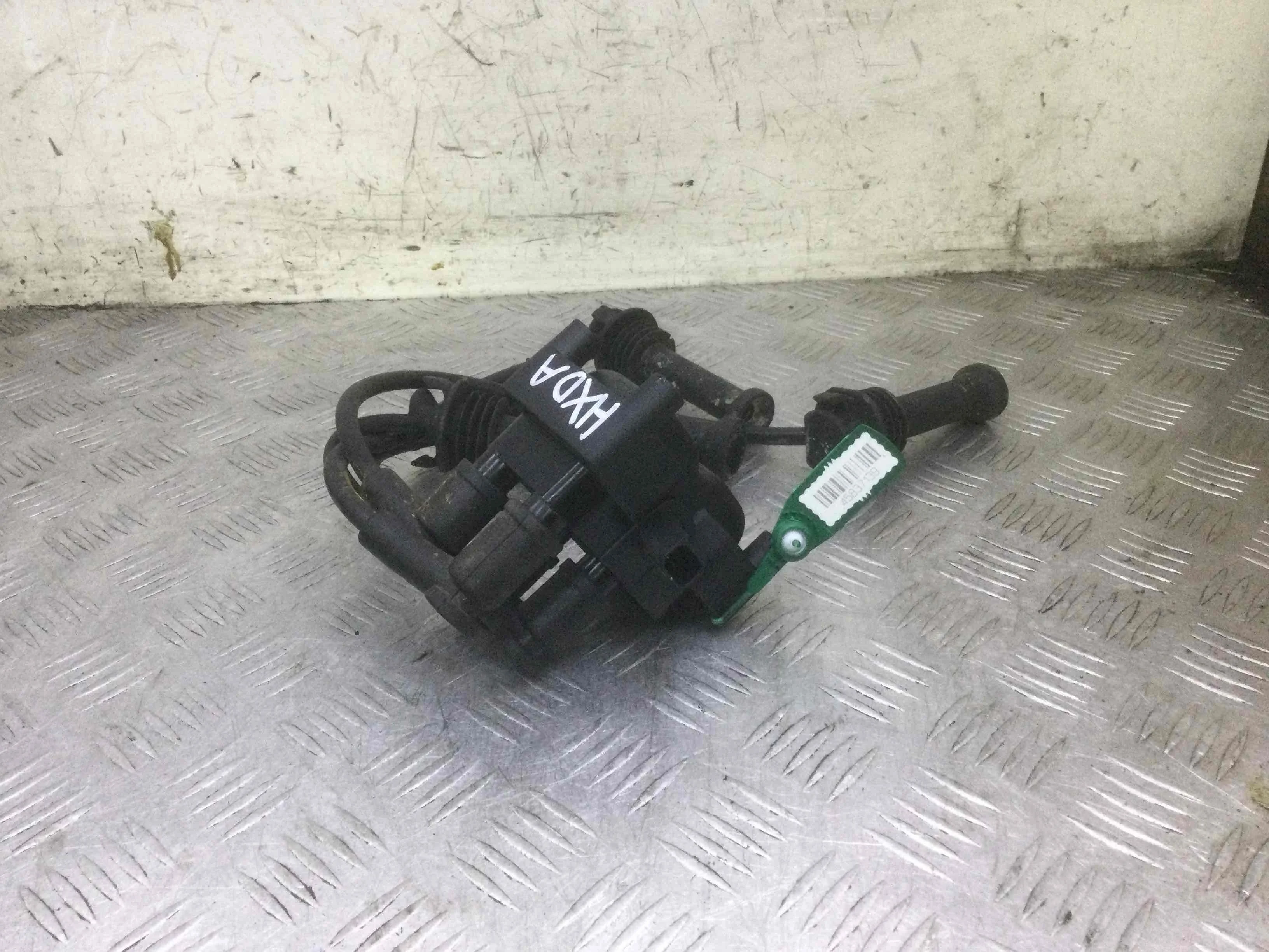 Катушка зажигания Ford Focus 2 поколение (2005-2008) бензин 1.6 i Механика