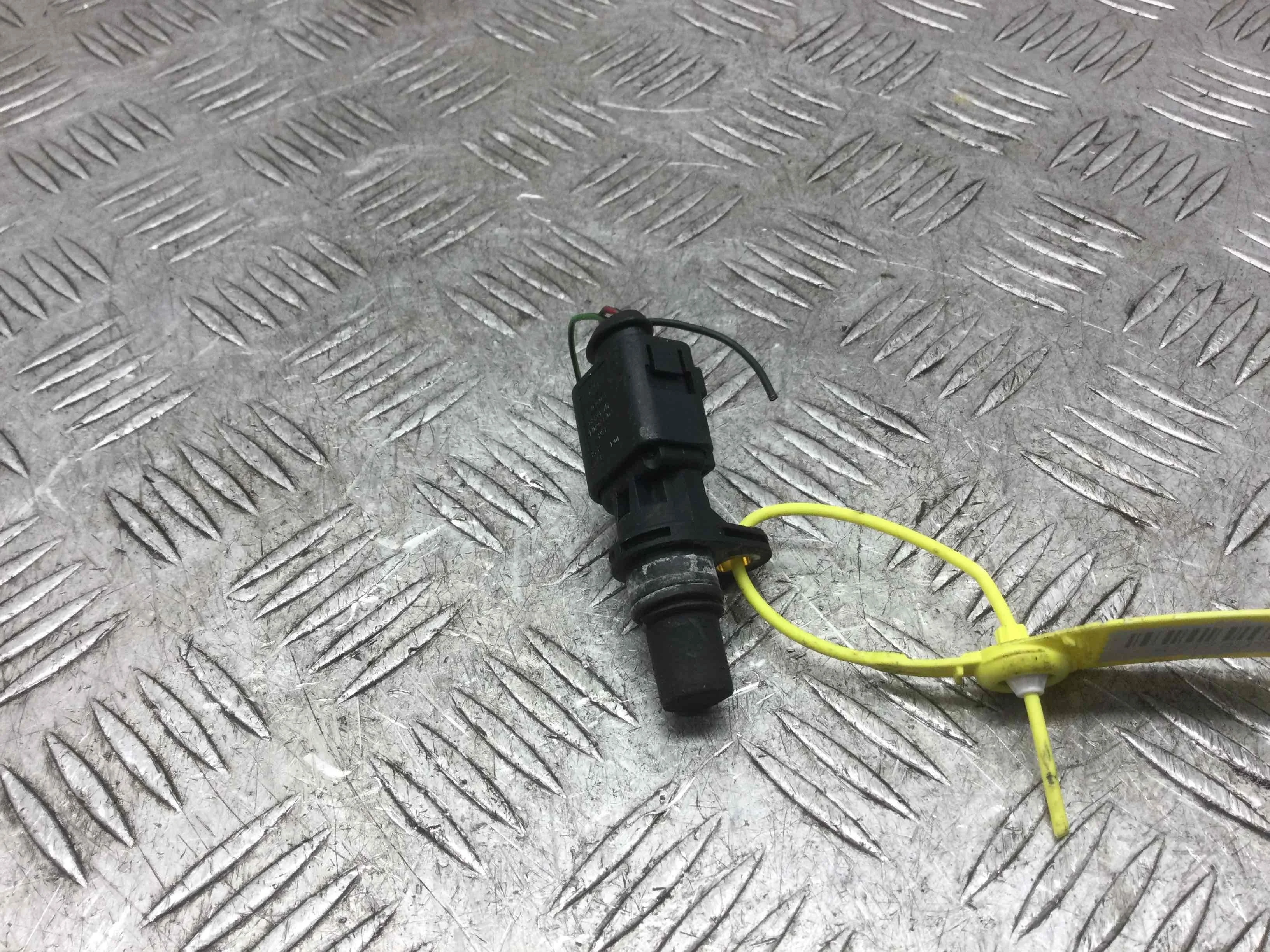 Датчик распредвала Audi A4 B6 (2000-2005) бензин 3.0 i Механика Седан