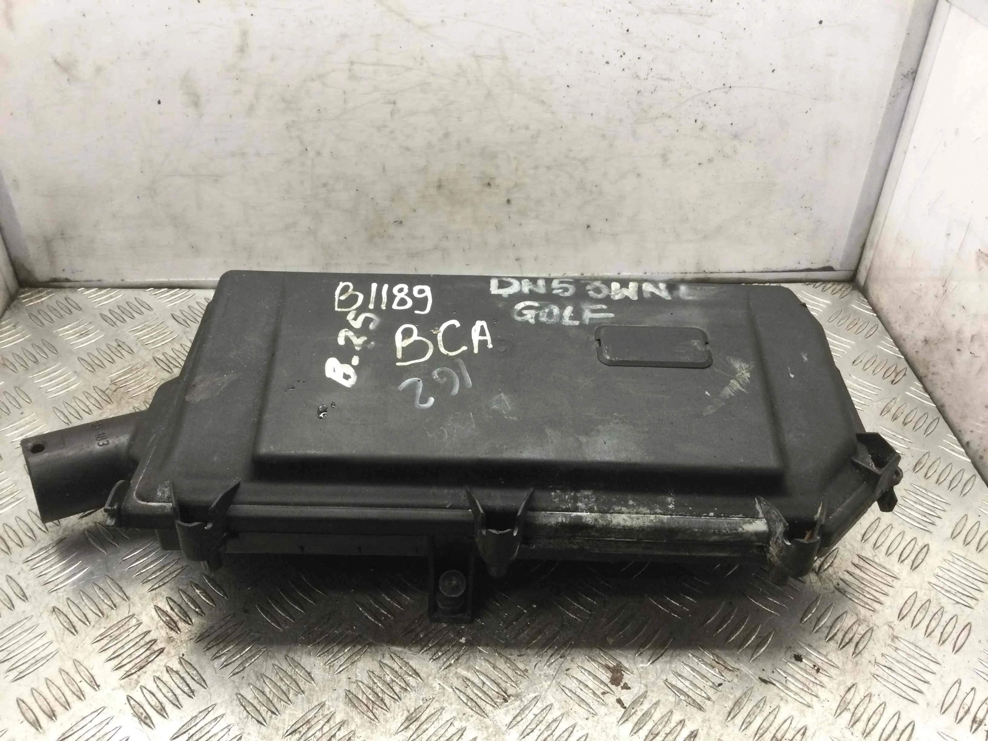 Корпус воздушного фильтра Volkswagen Golf 4 поколение (1997-2004) бензин 1.4 i Механика Х/б