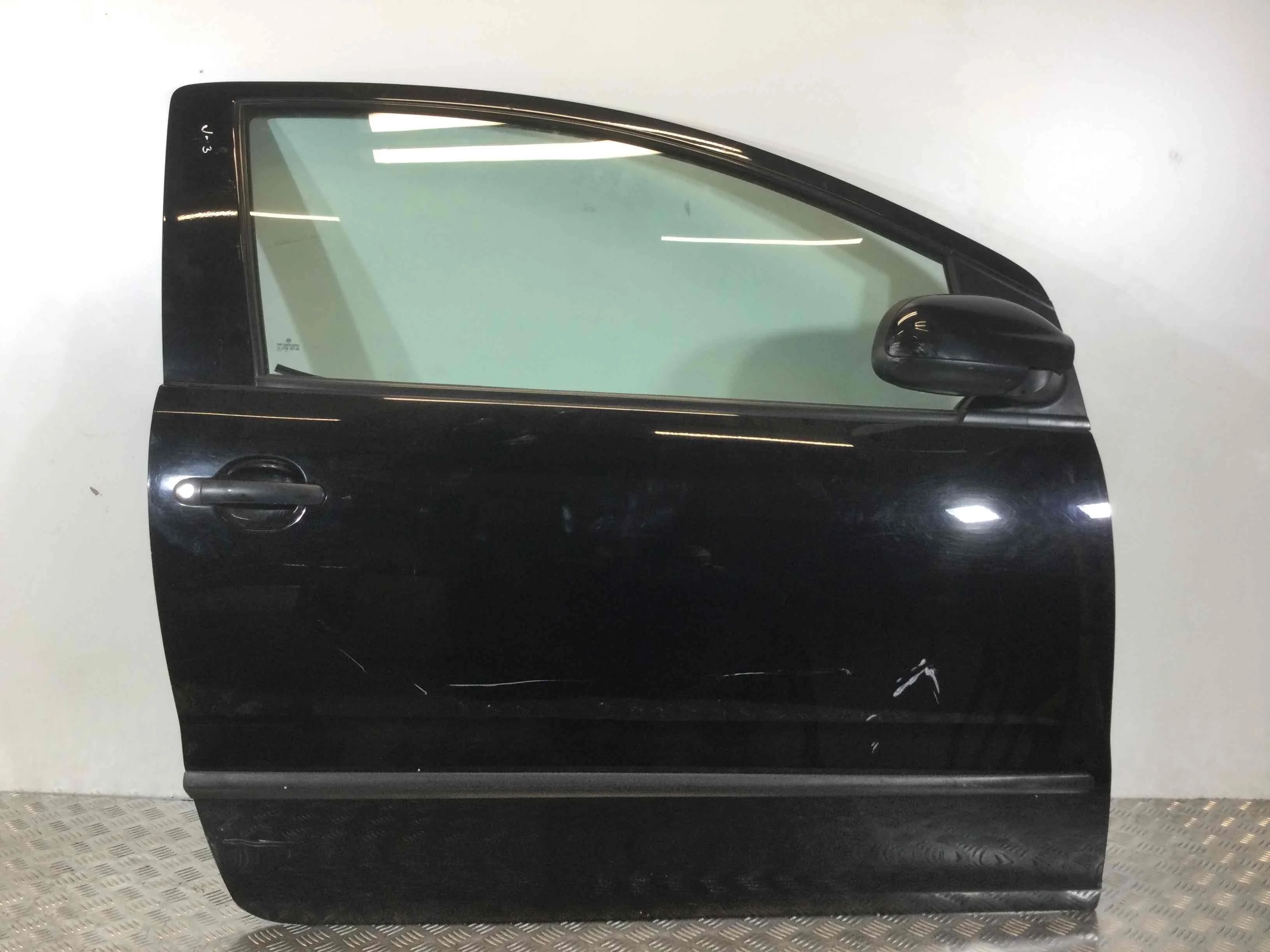 Дверь передняя правая Volkswagen Fox 1 поколение (2003-2009) бензин 1.4 i Механика 3-дв, х/б