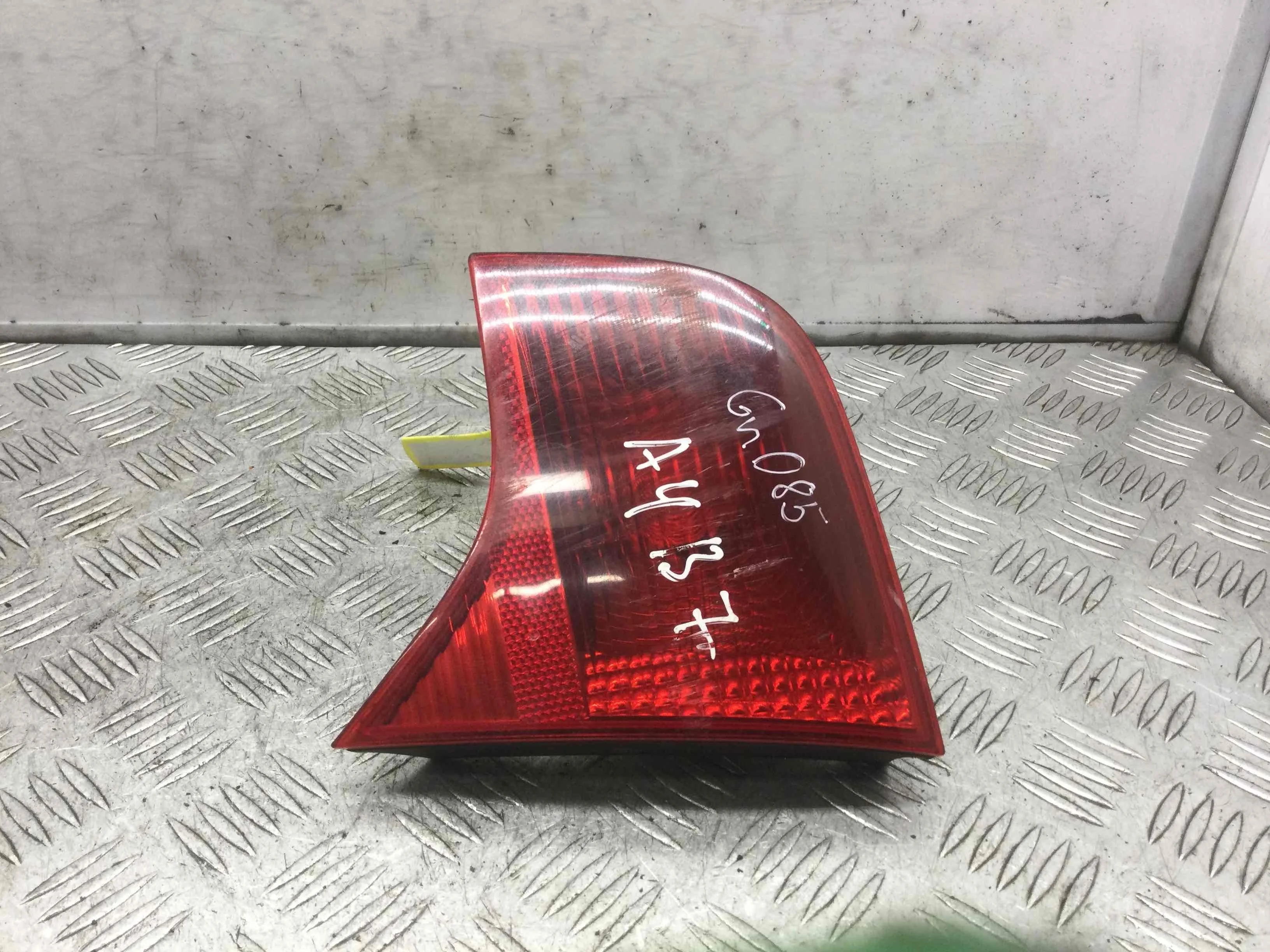 Фонарь крышки багажника правый Audi A4 B7 (2004-2008) дизель 2.0 TDI Механика Седан