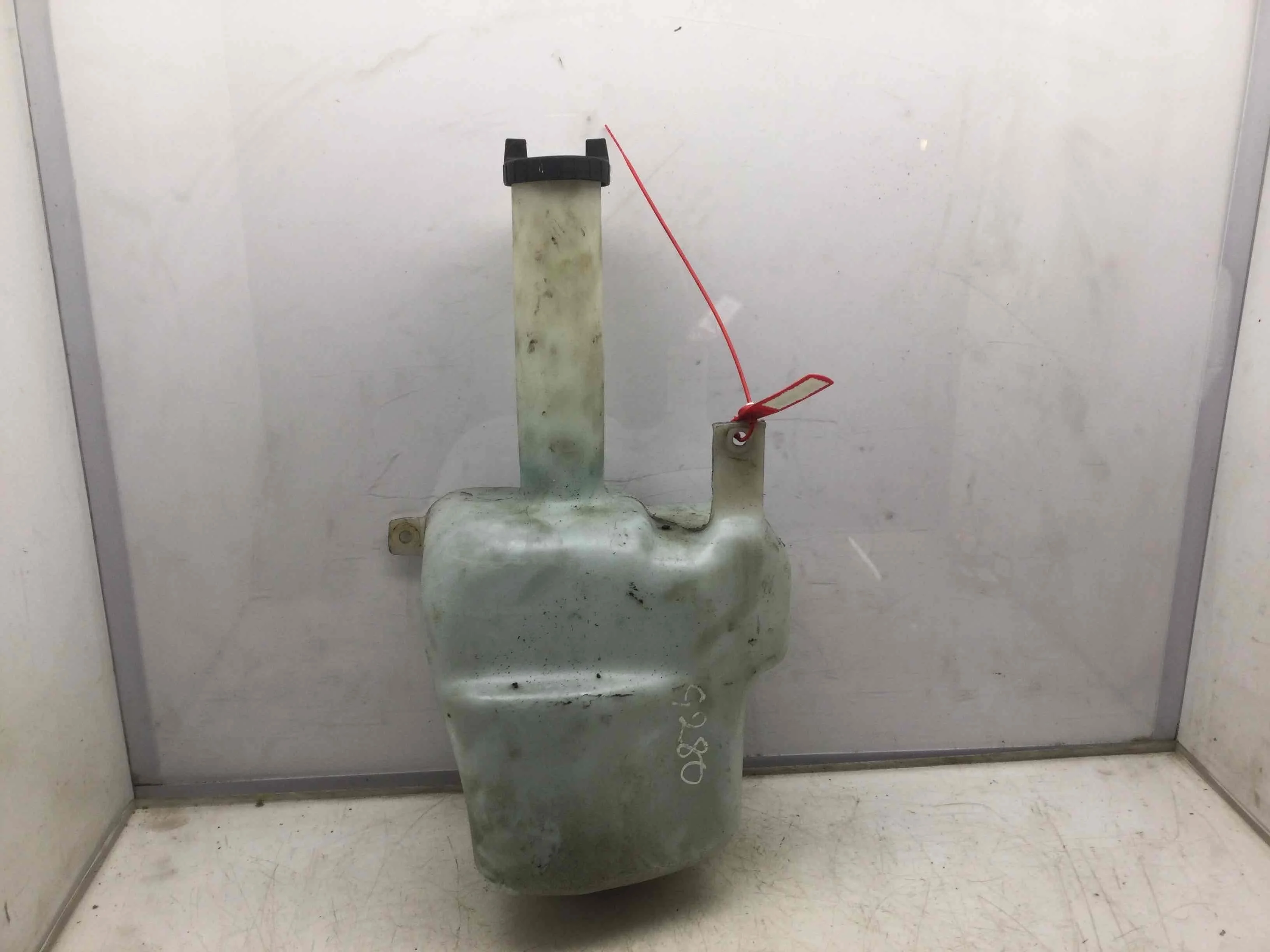 Бачок омывателя Ford Mondeo 2 поколение (1996-2000) бензин 2.0 i Механика Седан