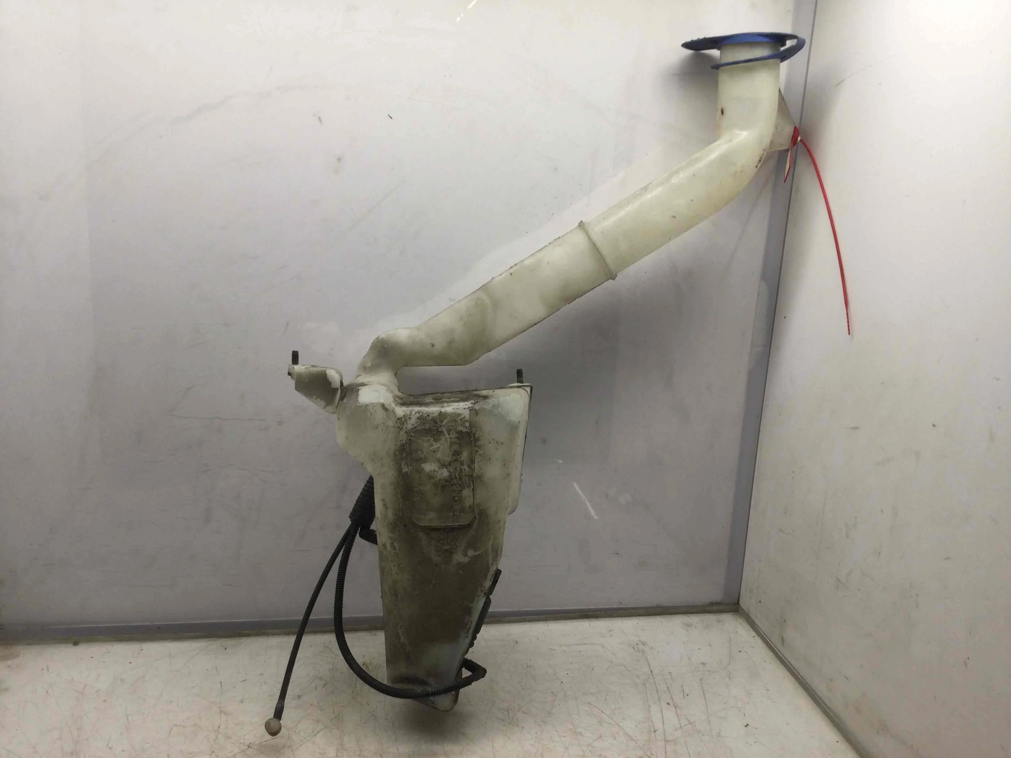 Бачок омывателя SEAT Ibiza 3 поколение (2001-2006) бензин 1.4 i Автомат Х/б