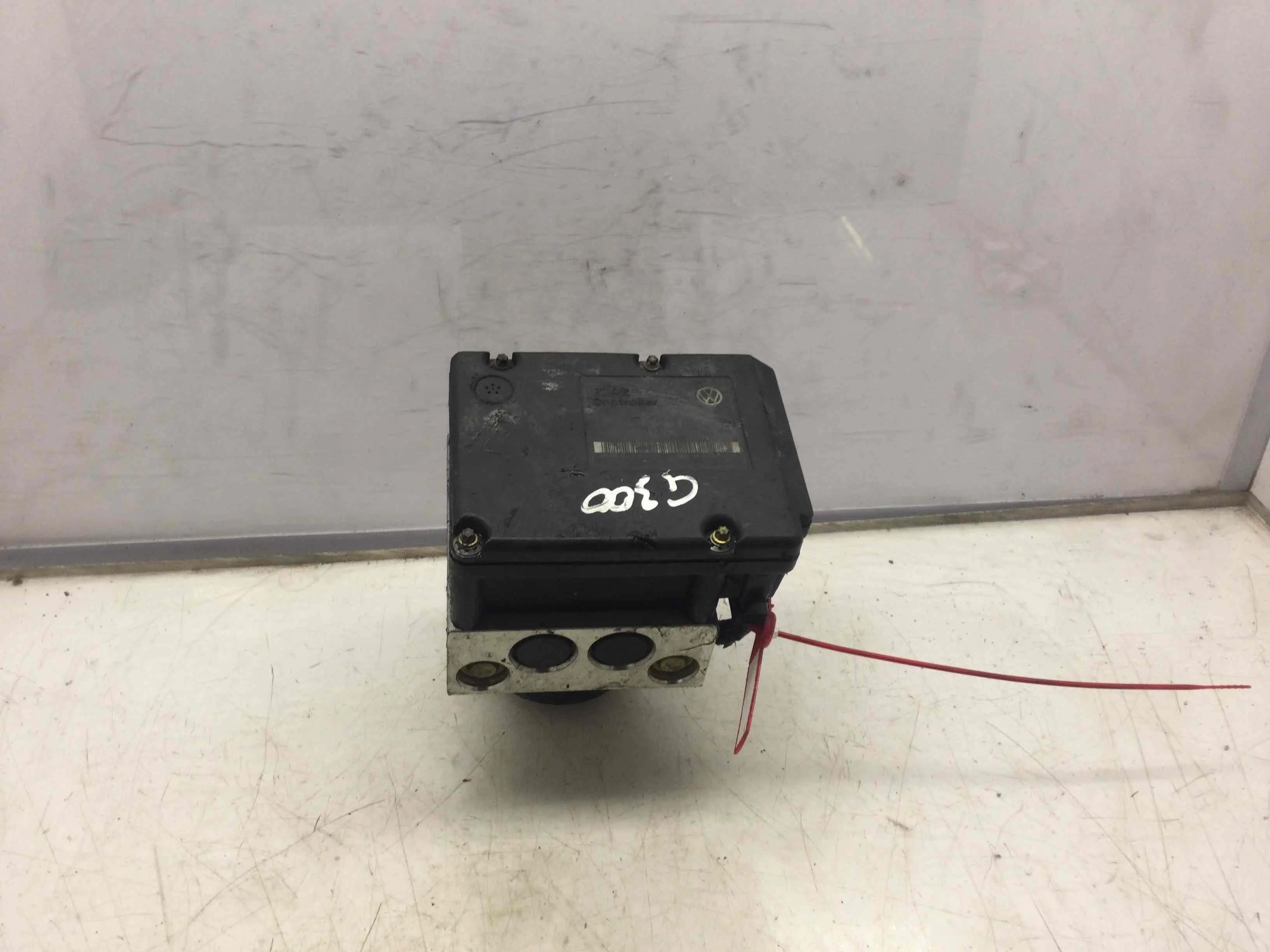 Блок ABS Volkswagen Golf 4 поколение (1997-2004) бензин 1.4 i Механика 5-дв, х/б