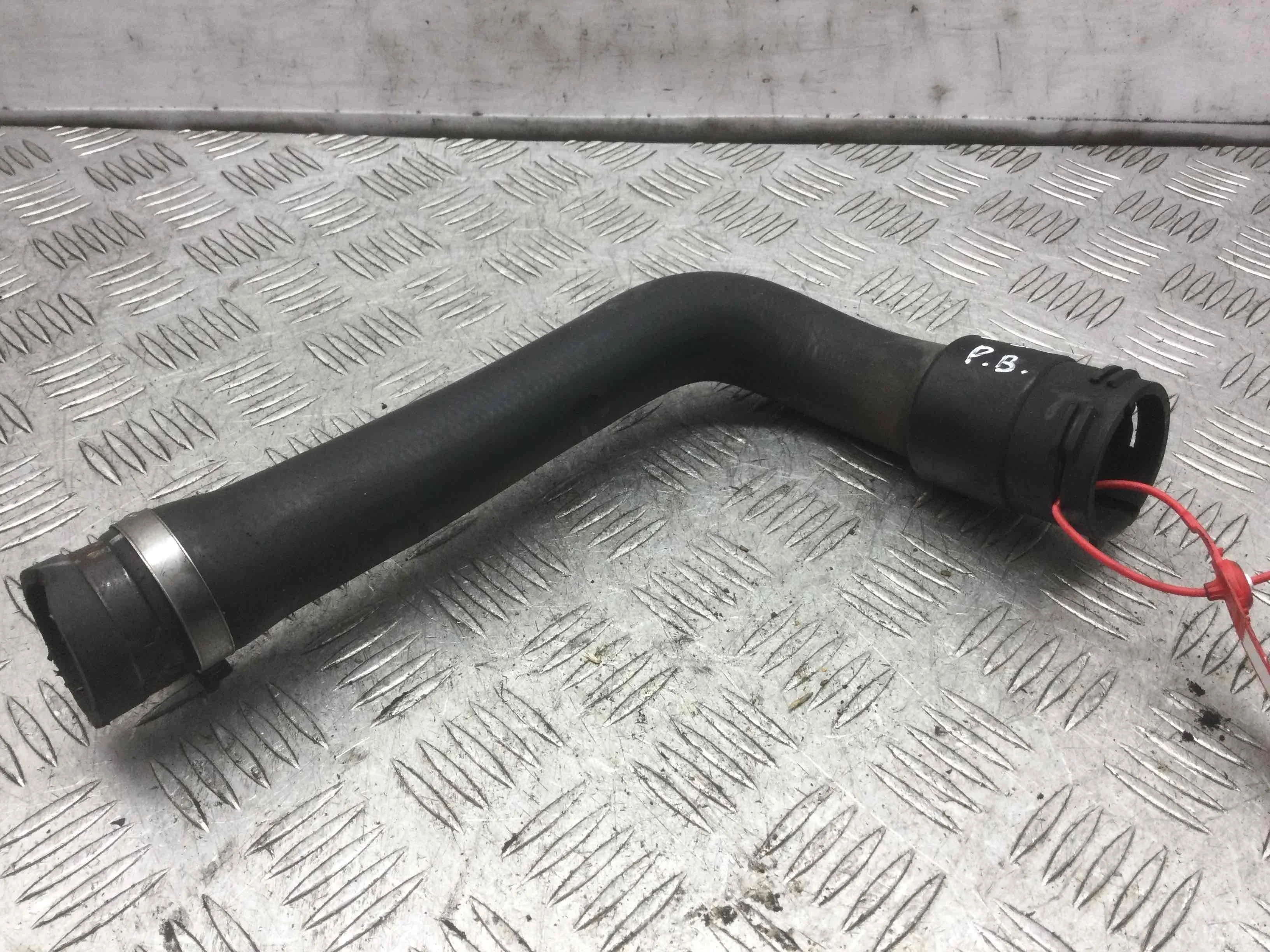 Патрубок (трубопровод, шланг) Audi A6 C5/4B (1997-2004) бензин 1.6 i Механика Седан