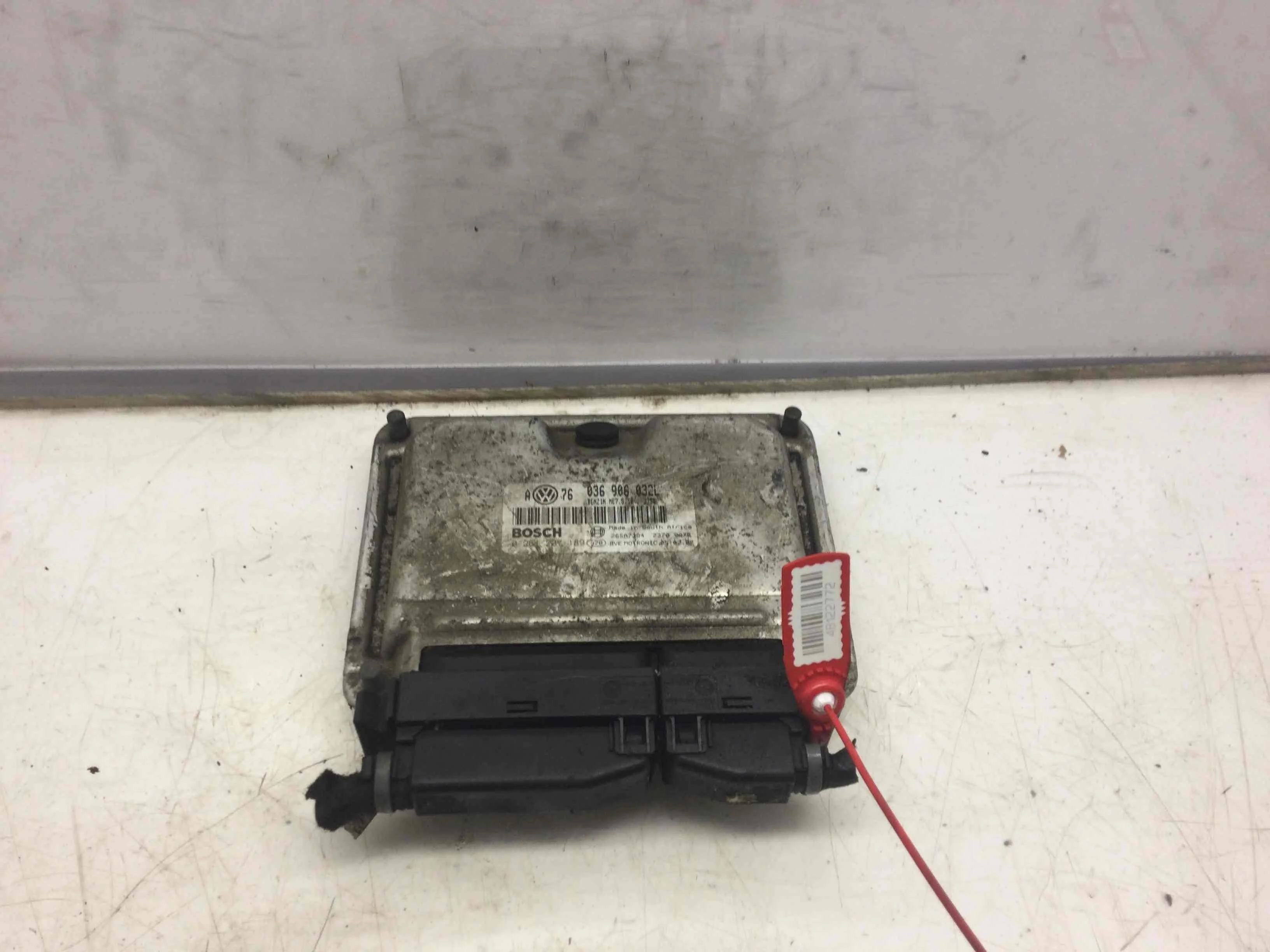 Блок управления двигателем Volkswagen Golf 4 поколение (1997-2004) бензин 1.4  Механика Х/б