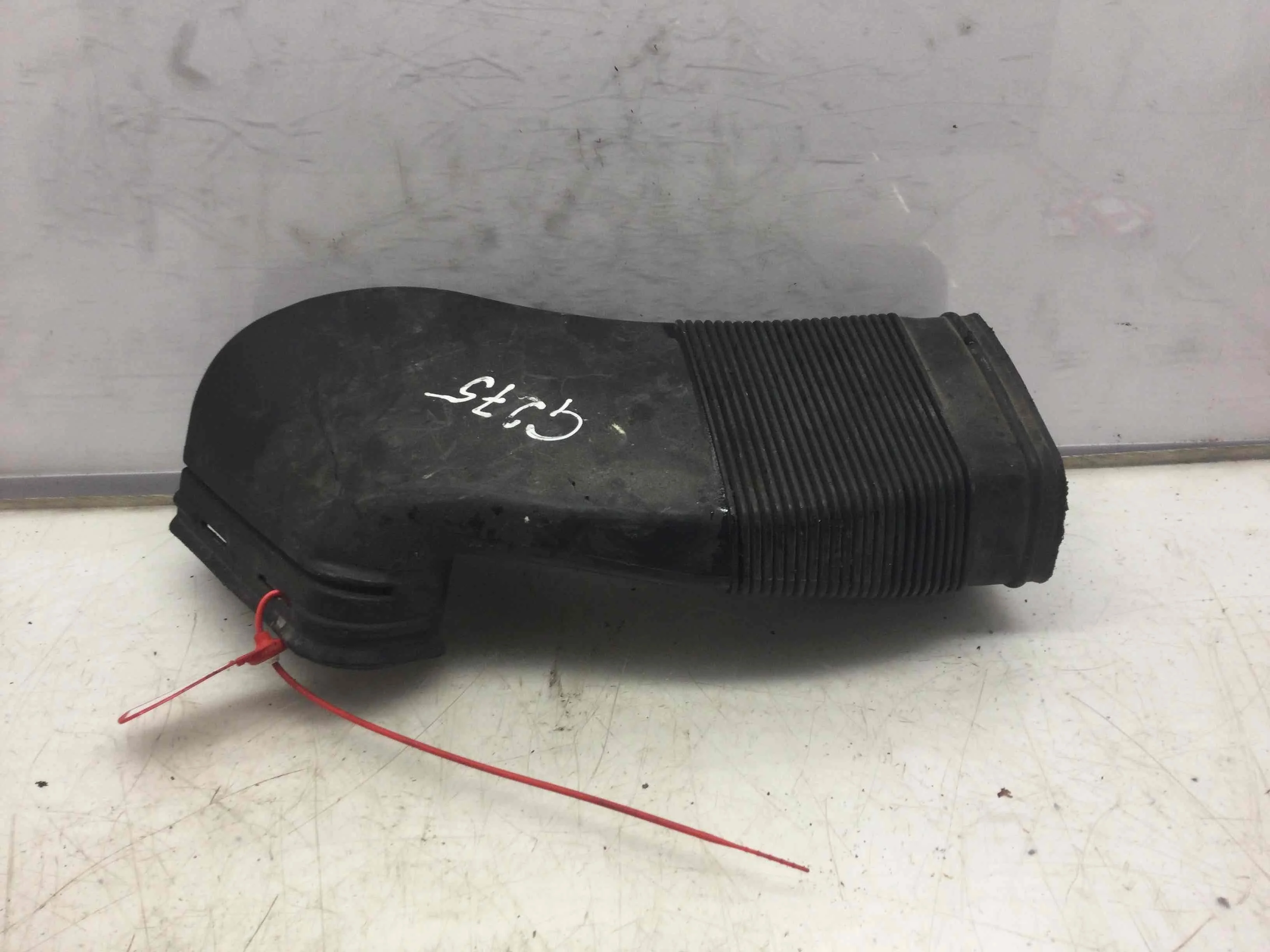 Воздуховод Audi A4 B5 (1994-1999) дизель 2.5 TDI Автомат Седан