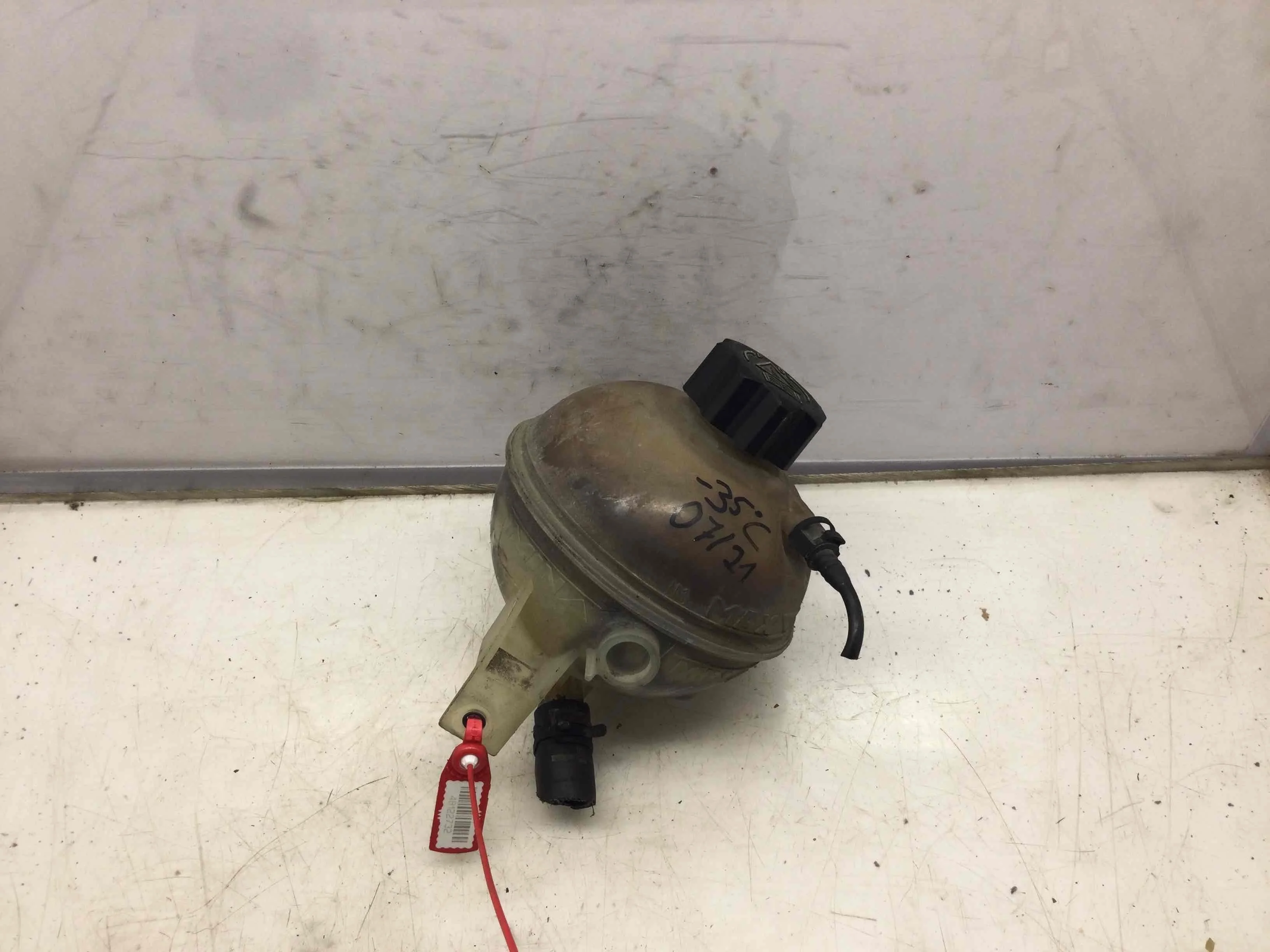 Бачок расширительный Peugeot 307 1 поколение (2001-2005) бензин 2.0  Механика Х/б