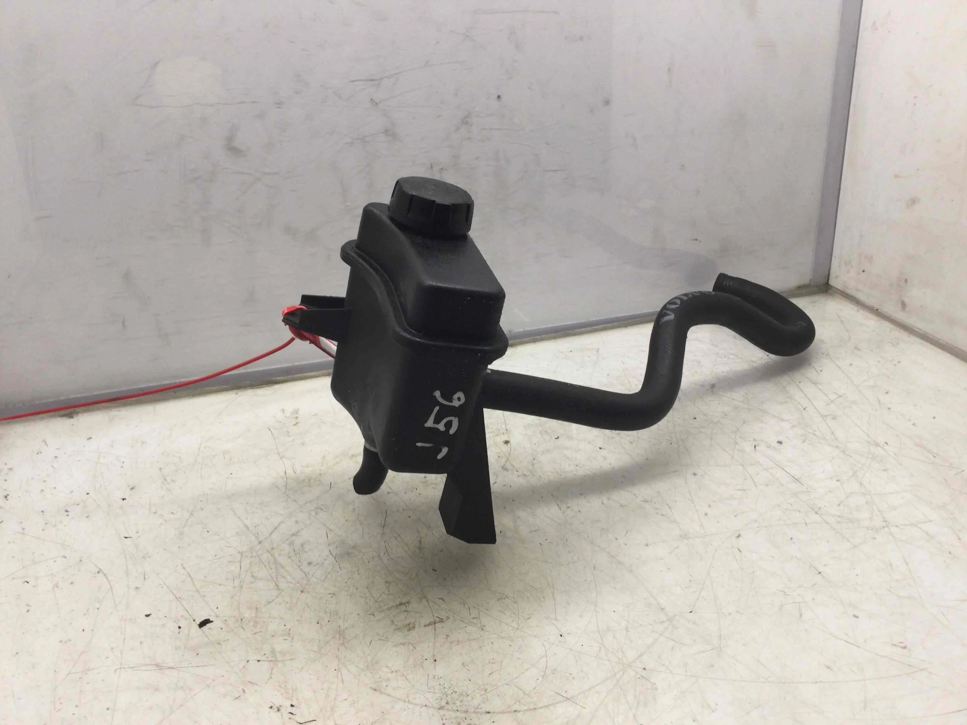 Бачок гидроусилителя Volvo S40 1 поколение (1996-2000) бензин 1.8  Механика Седан