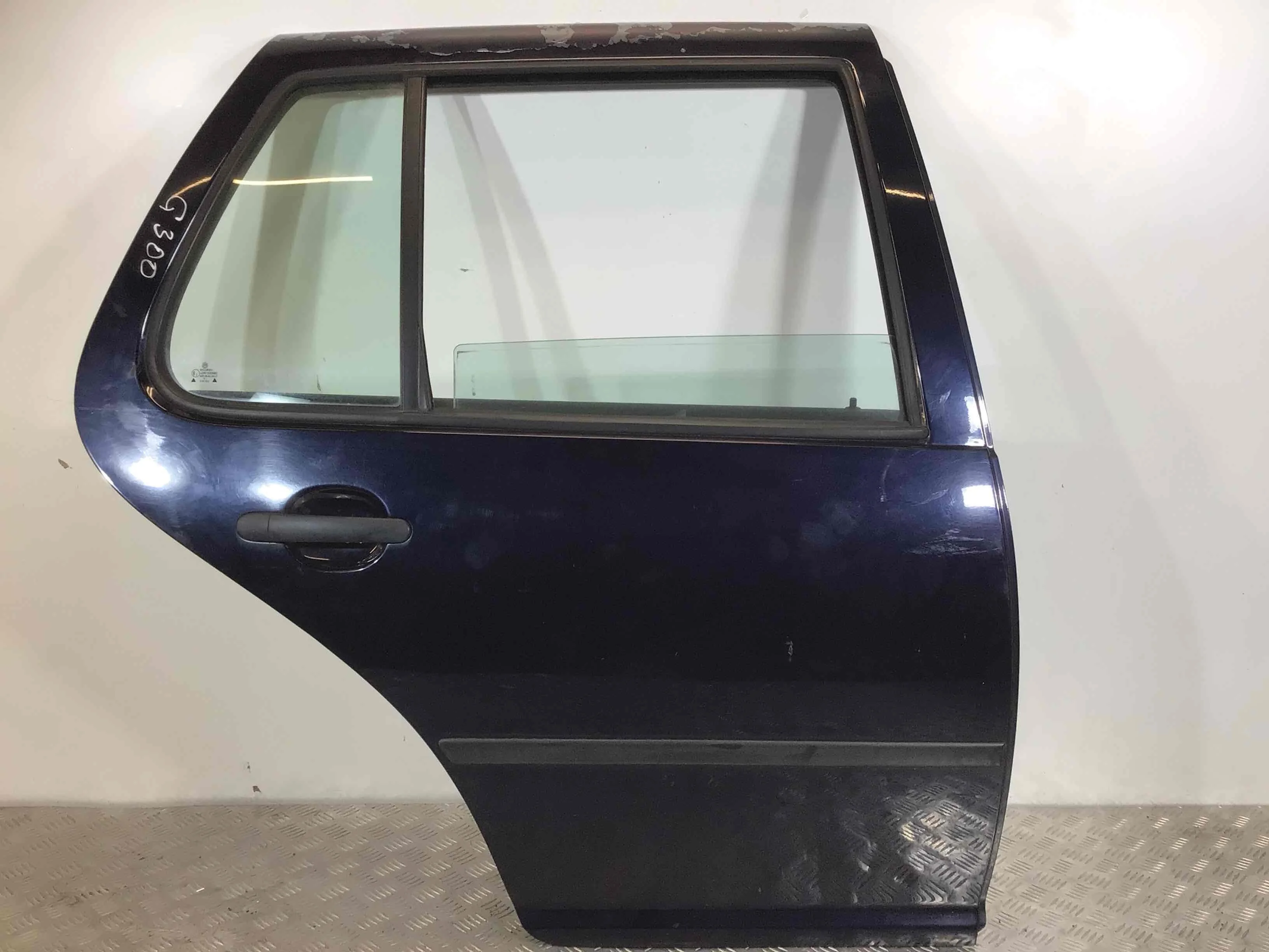 Дверь задняя правая Volkswagen Golf 4 поколение (1997-2004) бензин 1.4 i Механика 5-дв, х/б