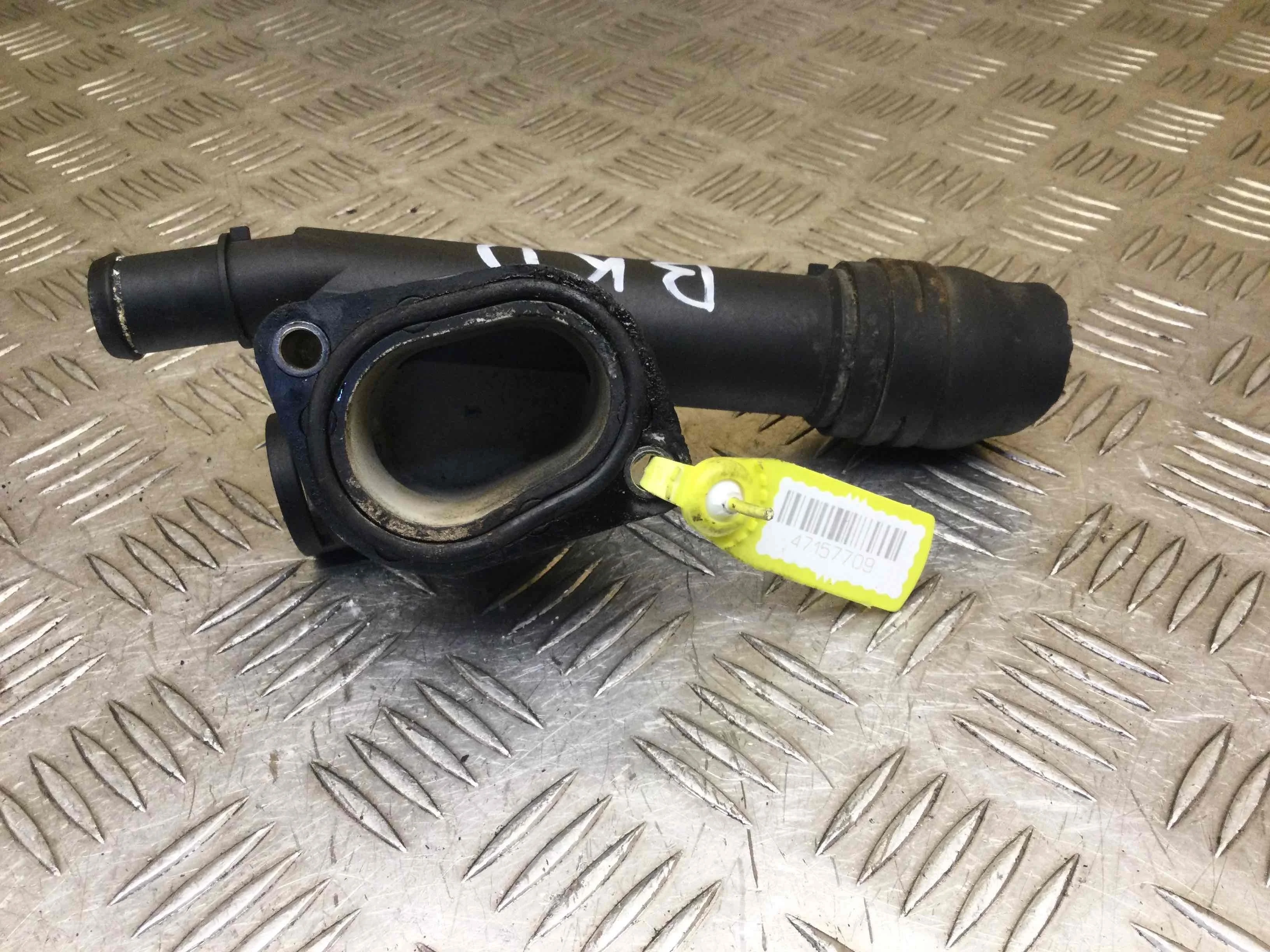 Фланец (тройник) системы охлаждения Skoda Octavia Tour (1996-2000) дизель 2.0 TDI Механика Седан