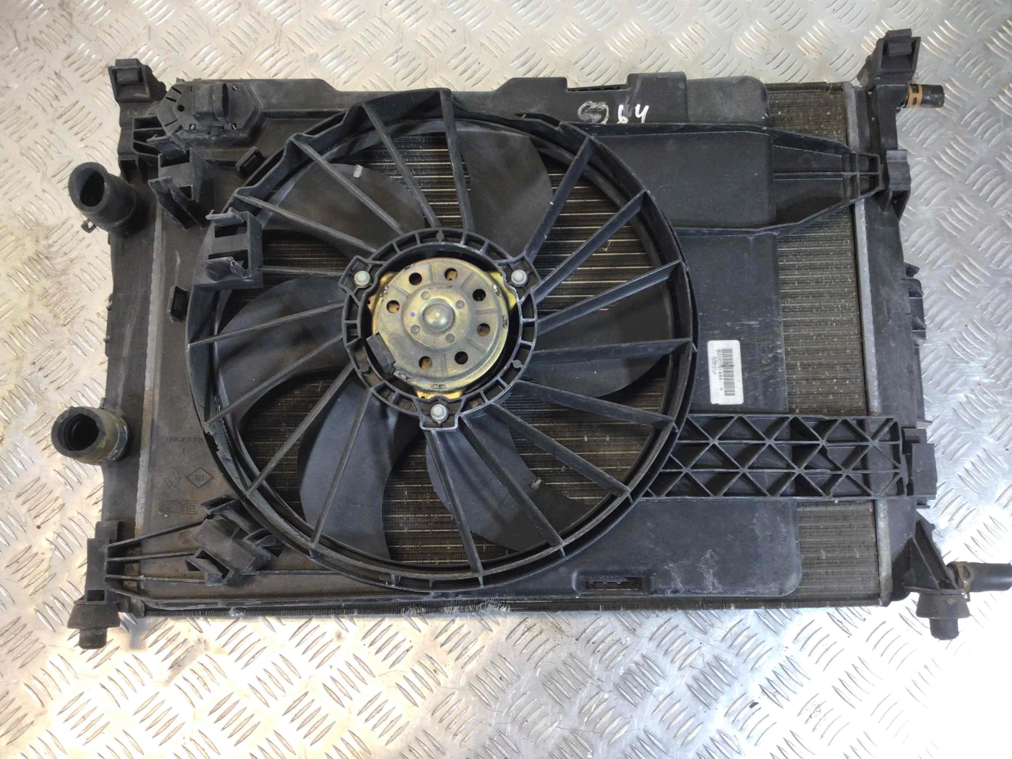 Кассета радиаторов Renault Megane 2 поколение (2002-2006) бензин 2.0 i Механика Х/б