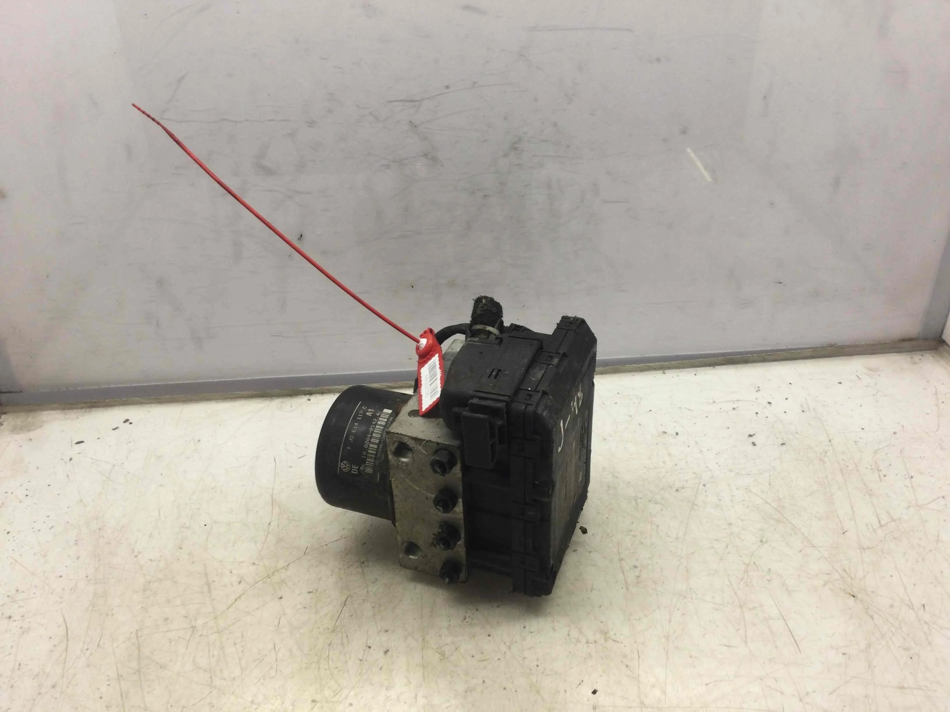 Блок ABS Volkswagen Golf 4 поколение (1997-2004) бензин 1.4  Механика Х/б