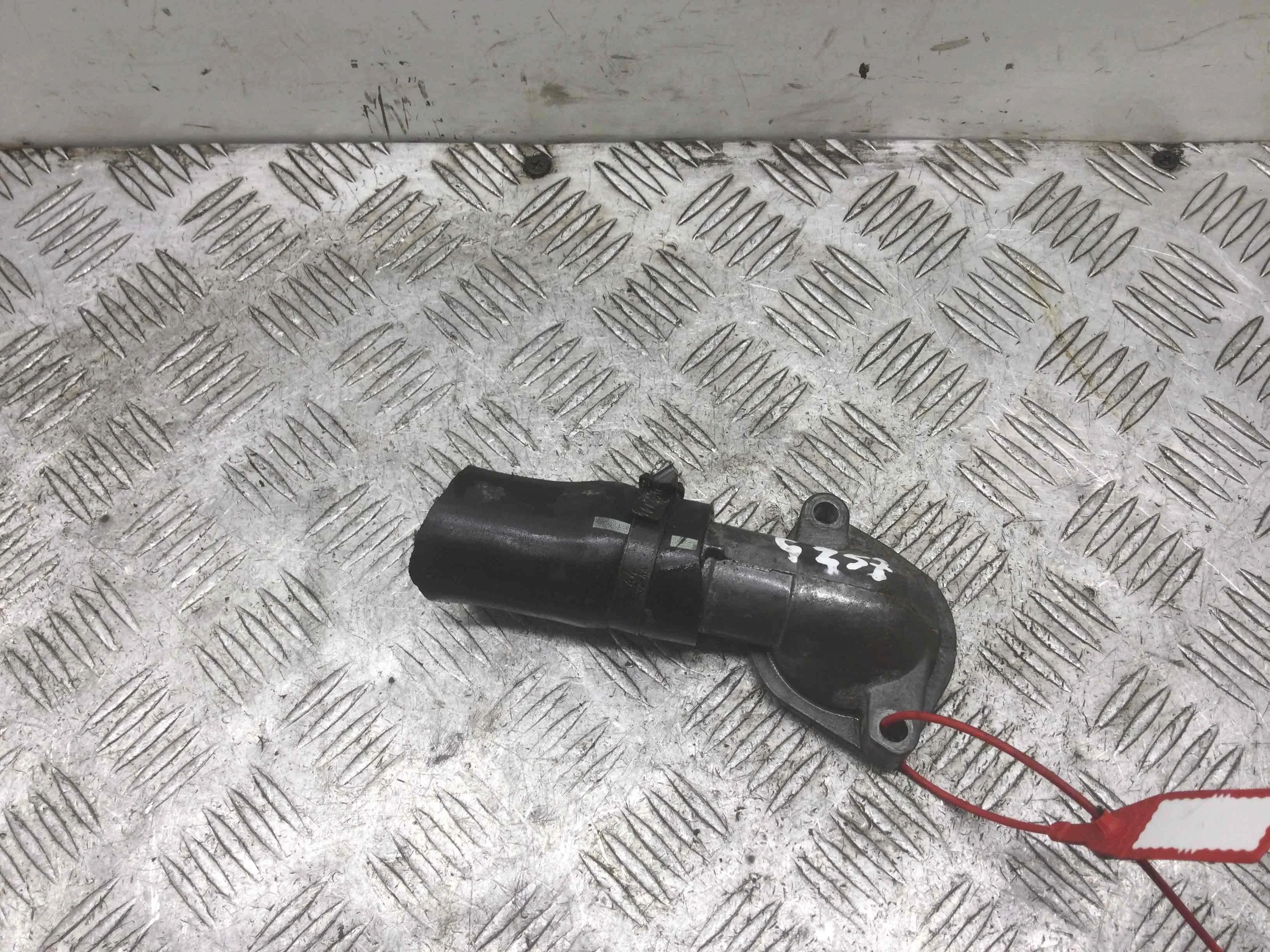 Корпус термостата Volvo V70 2 поколение (2000-2005) бензин 2.4 i Механика Седан