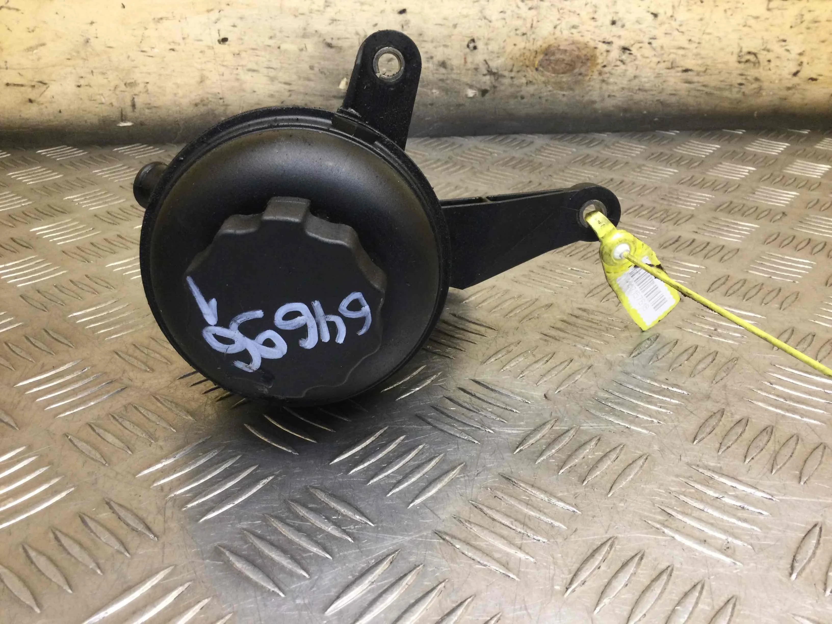 Бачок гидроусилителя Mercedes E-klasse E-klasse (W211) 2002 - 2009 дизель 2.2 CDI Автомат Седан