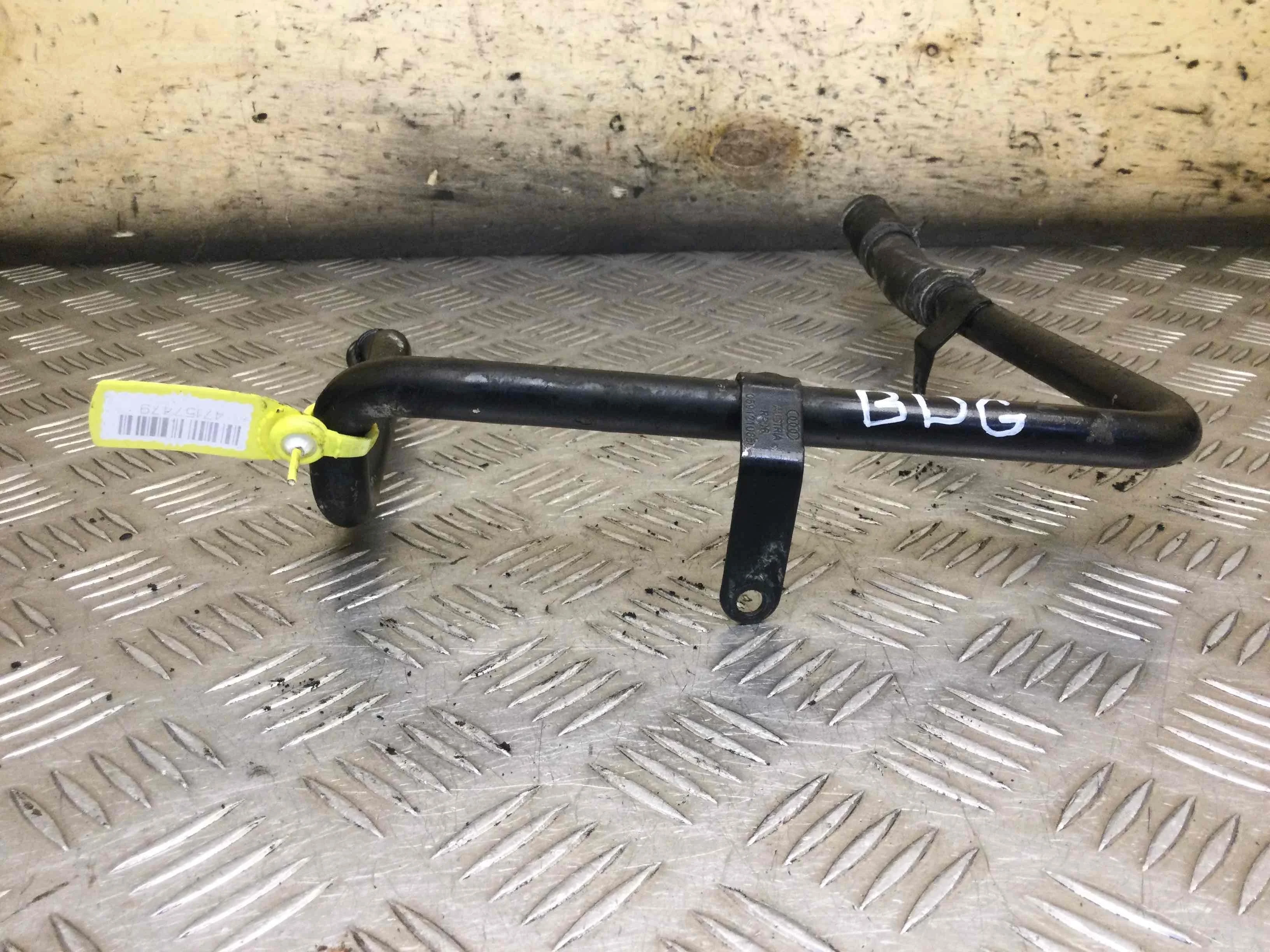 Трубка охлаждающей жидкости металлическая Audi A6 C5/4B (1997-2004) дизель 2.5 TDI Вариатор Универсал