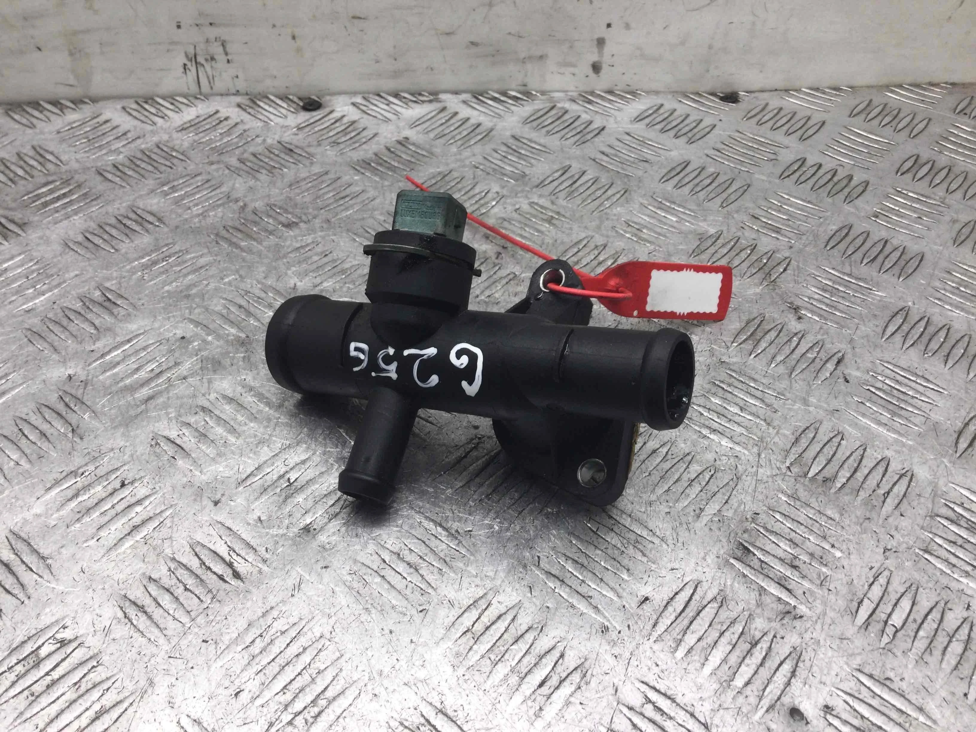 Фланец (тройник) системы охлаждения Audi A3 8L (1996-2000) бензин 1.8 i Механика Х/б