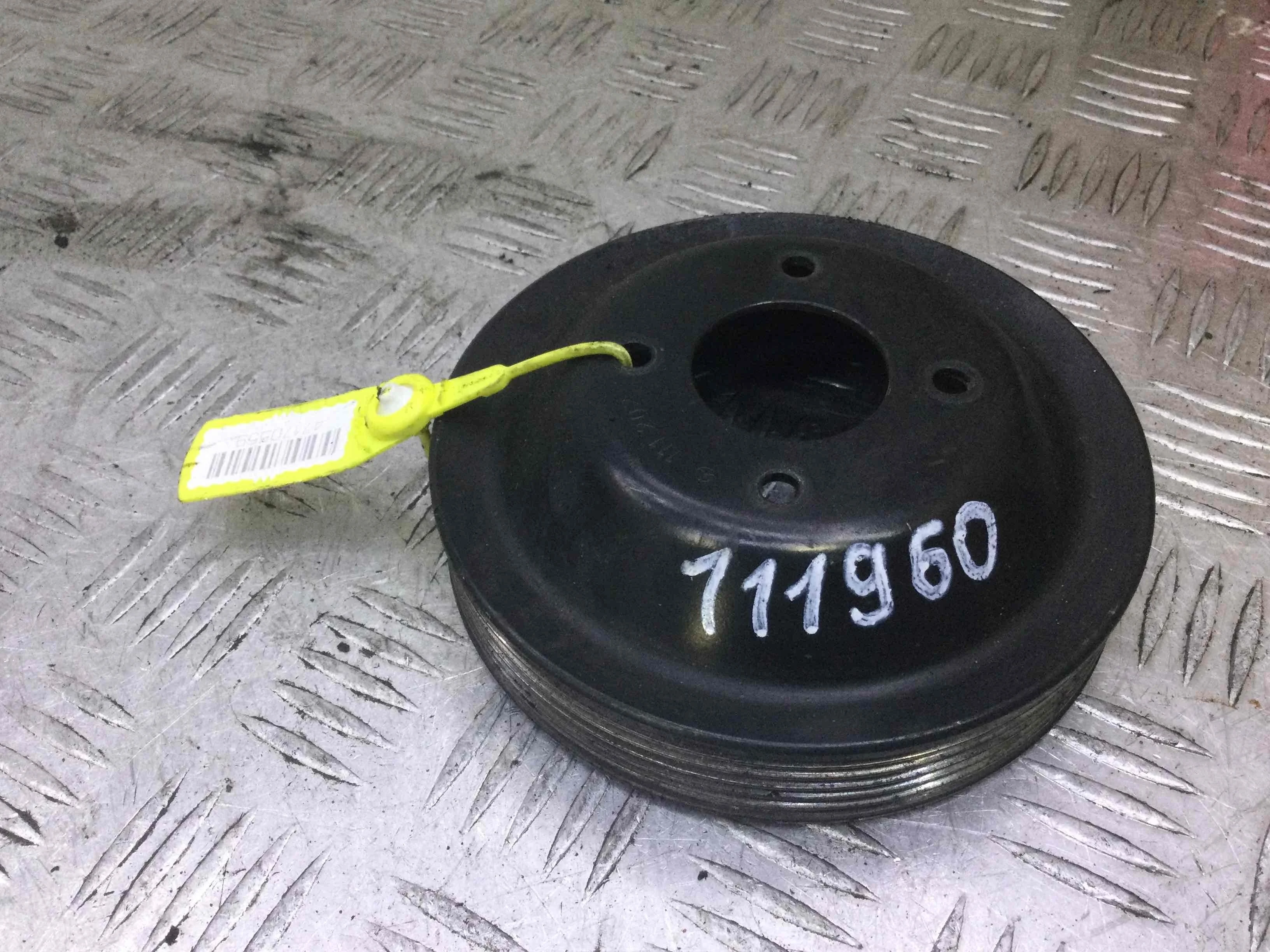 Шкив помпы Mercedes E-klasse E-klasse (W124) 1993 - 1996 бензин 2.2 i Автомат Седан