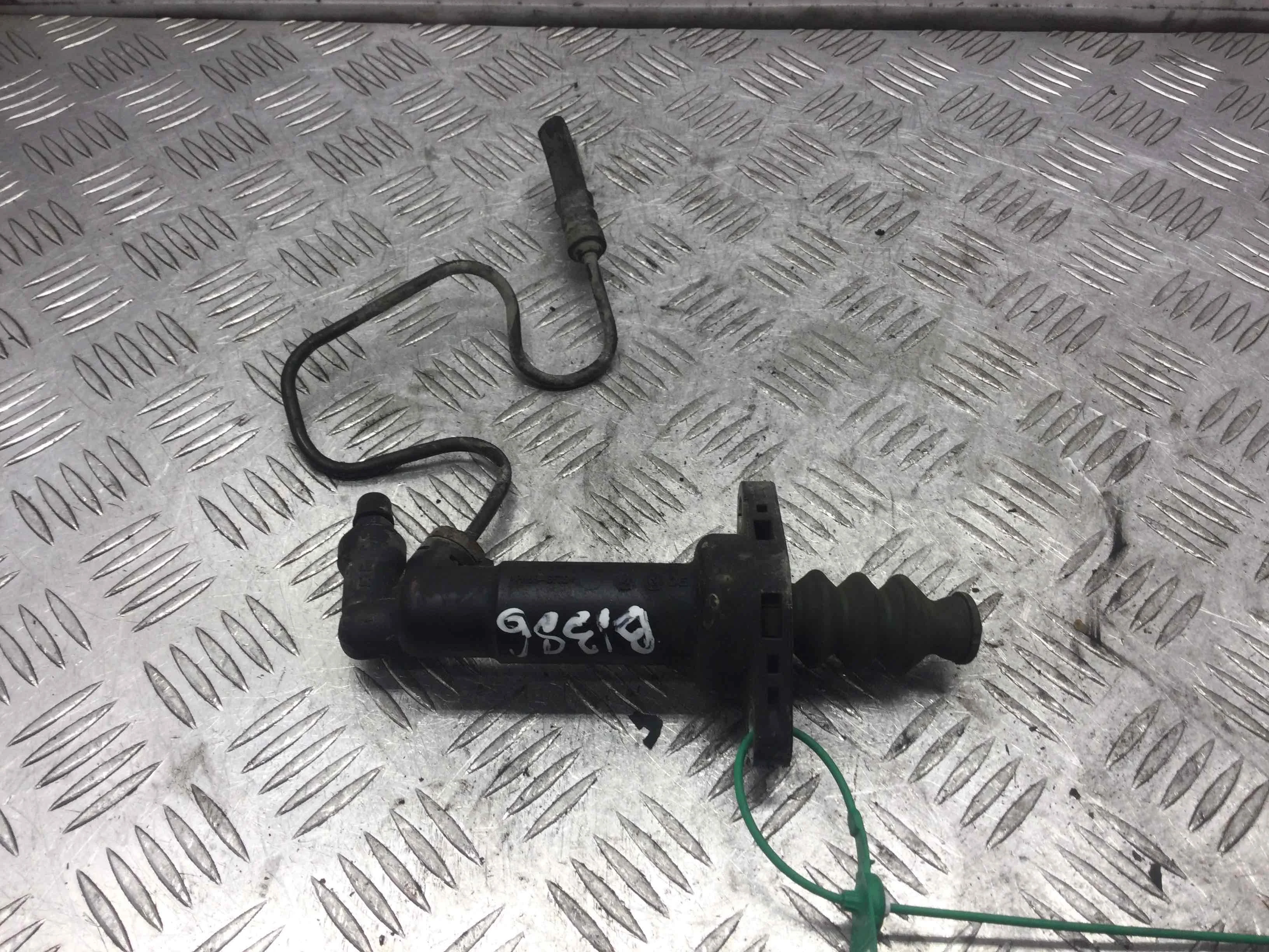 Цилиндр сцепления рабочий Audi A4 B5 (1994-1999) бензин 1.8  Механика Седан