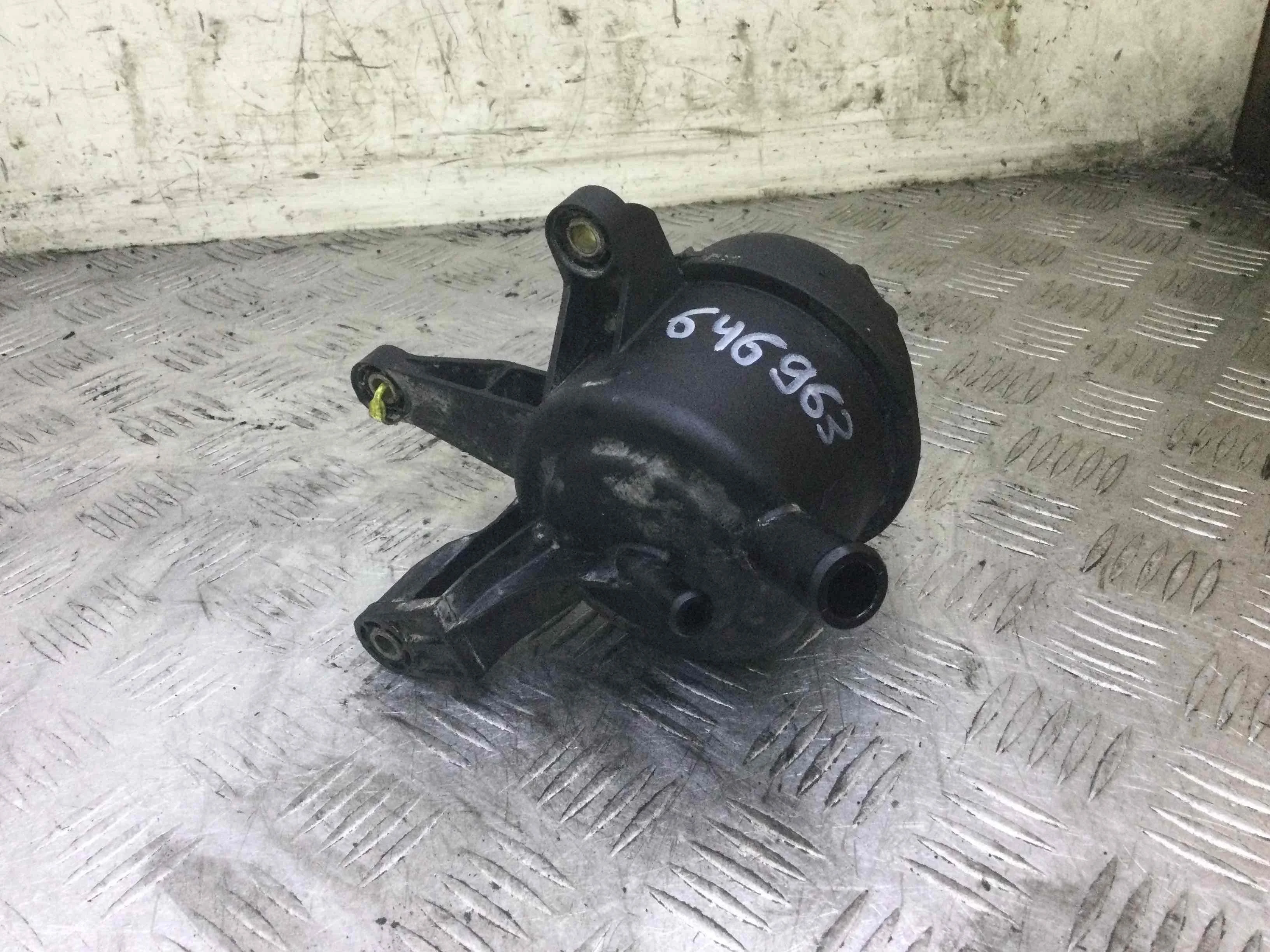 Бачок гидроусилителя Mercedes C-klasse W203/S203/CL203 (2000-2004) дизель 2.2 CDI Автомат