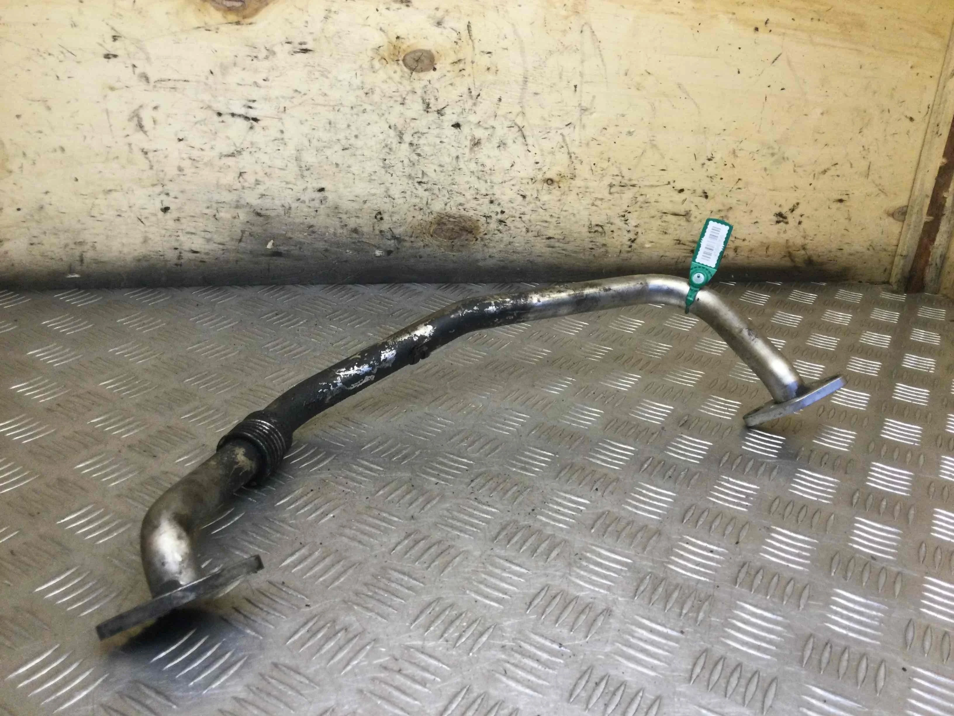 Трубка системы рециркуляции EGR Volkswagen Passat B6 (2005-2010) дизель 2.0 TDI Механика Седан