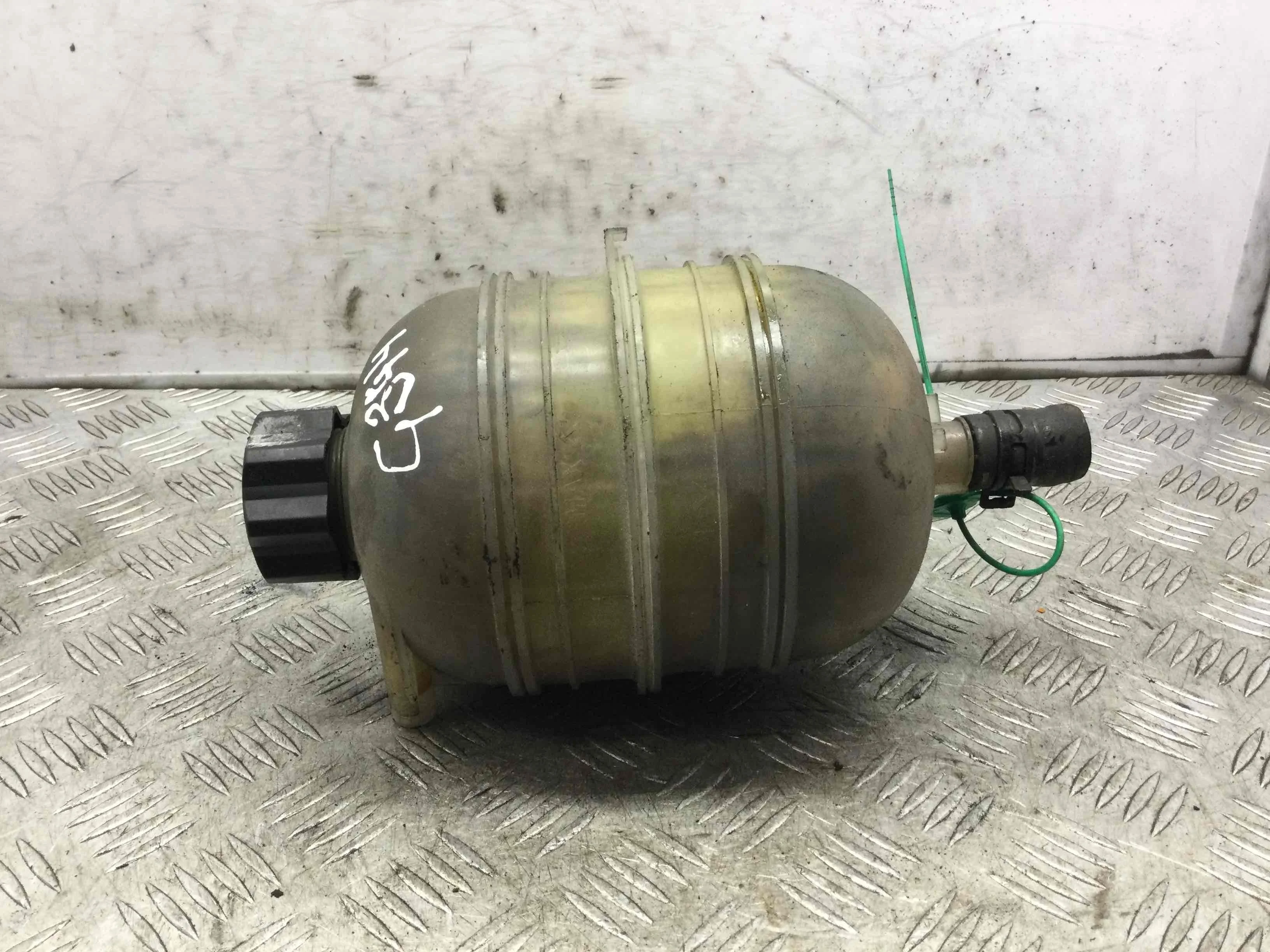 Бачок расширительный Peugeot 206 1 поколение (1998-2003) бензин 1.1  Механика Х/б