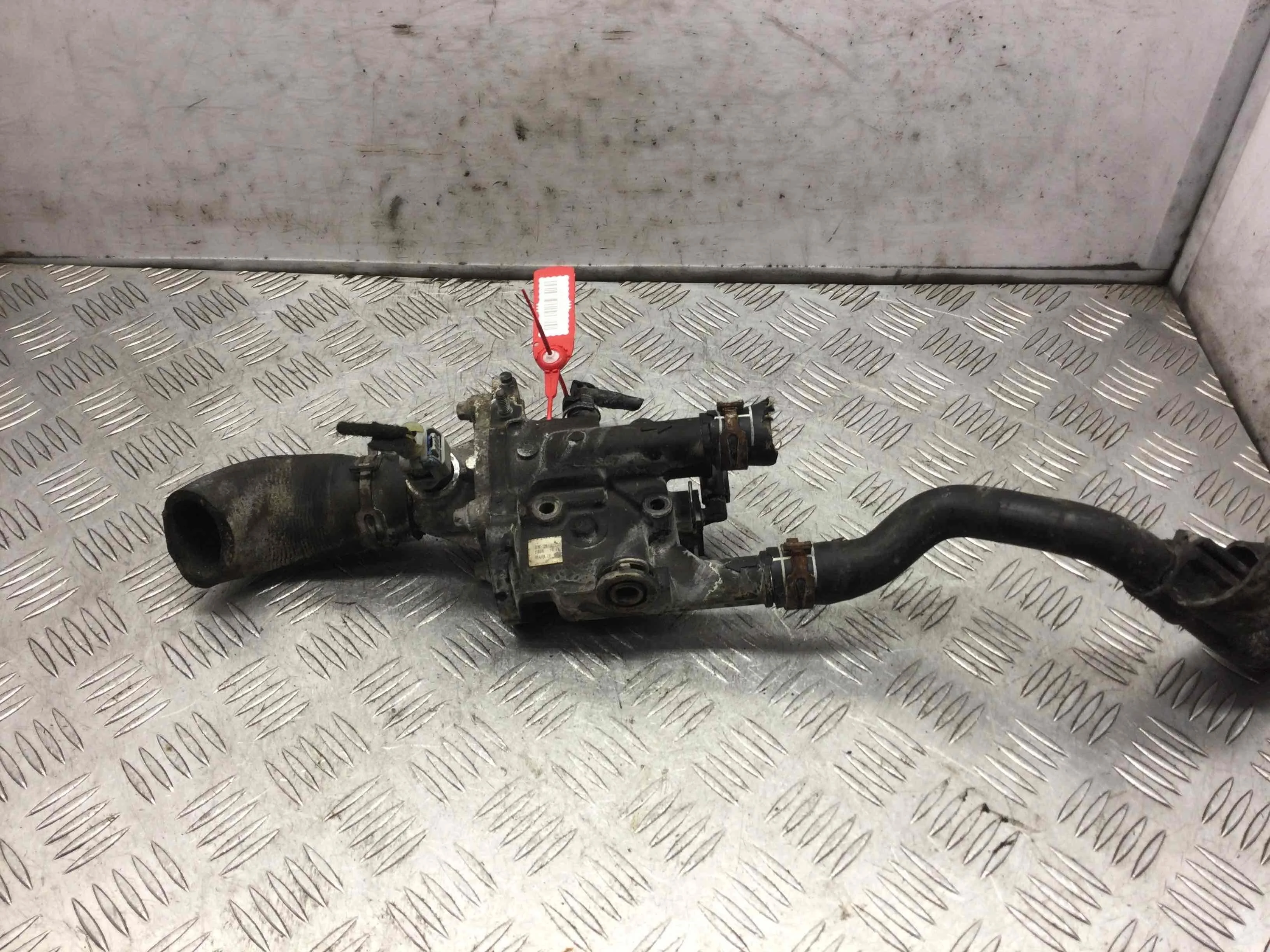 Корпус термостата Opel Zafira B (2005-2010) бензин 1.8 i Механика Х/б