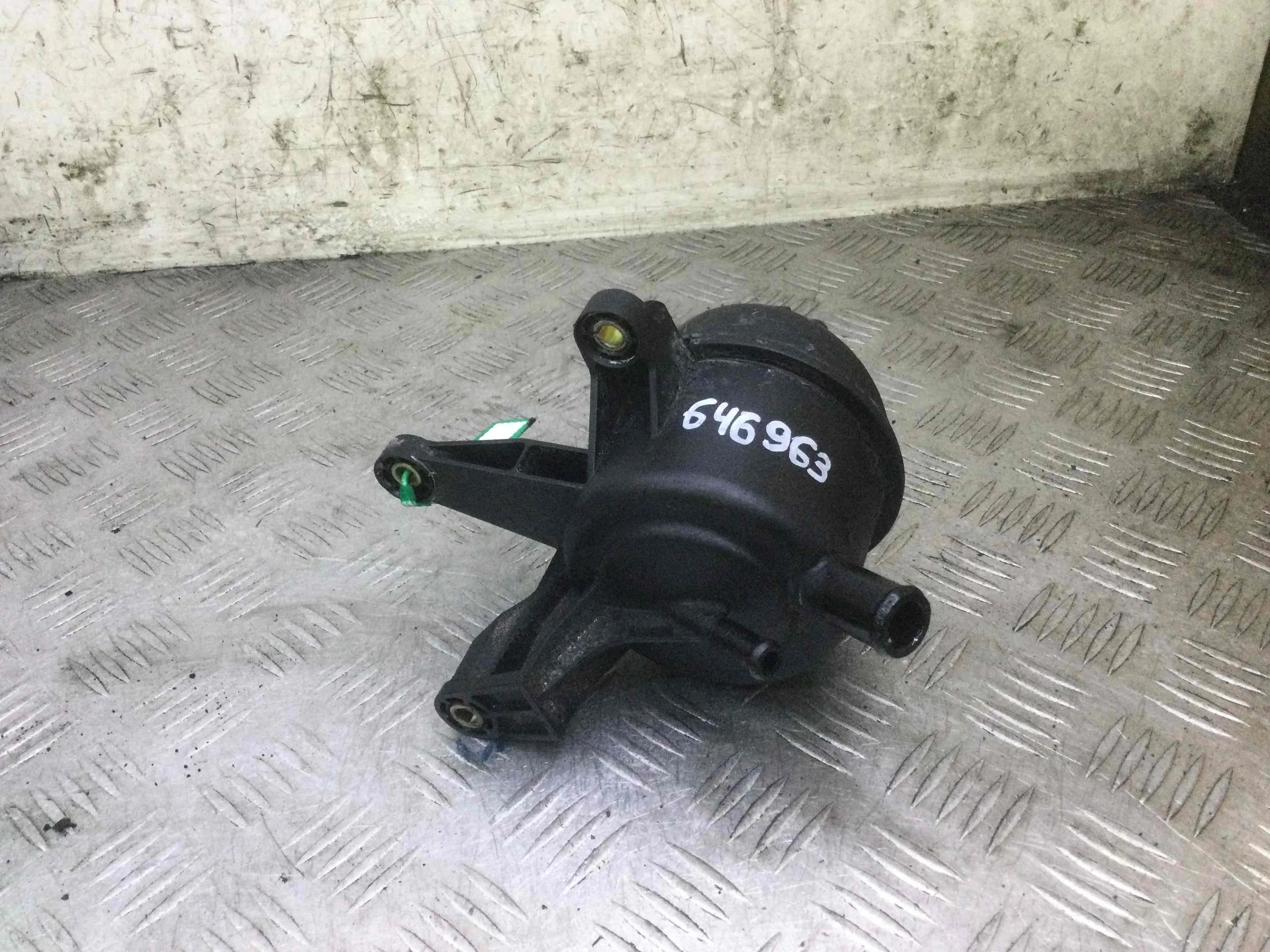 Бачок гидроусилителя Mercedes C-klasse W203/S203/CL203 [рестайлинг] (2004-2007) дизель 2.2 CDI Автомат Седан