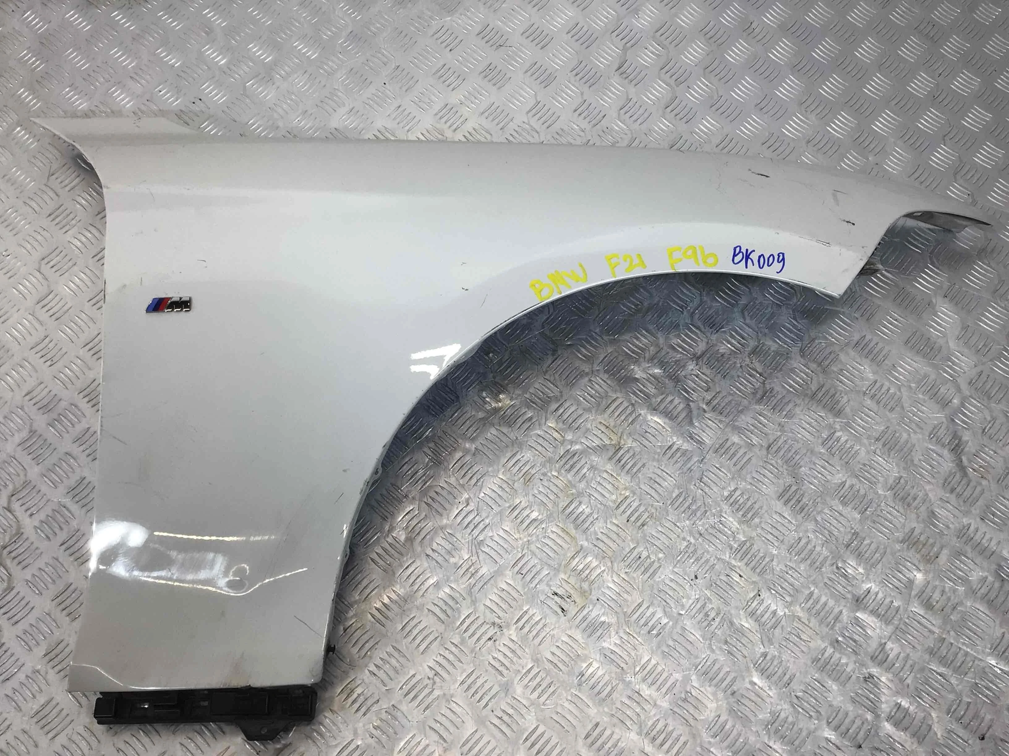 Крыло переднее правое BMW 1-Series F20/F21 (2011-2015) бензин 1.6  Автомат Х/б