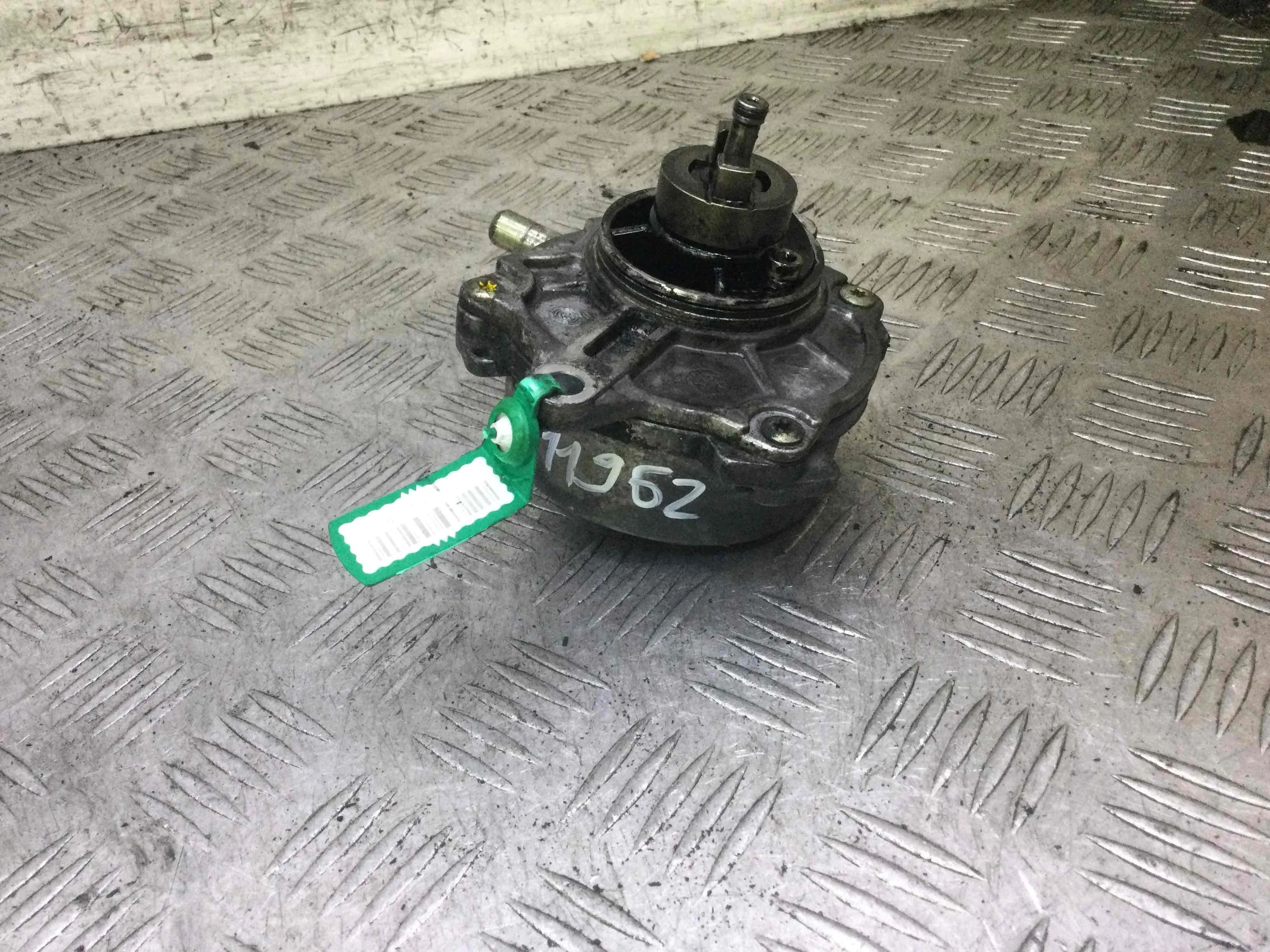 Насос вакуумный Mercedes C-klasse W203/S203/CL203 [рестайлинг] (2004-2007) дизель 2.2 CDI Автомат Седан