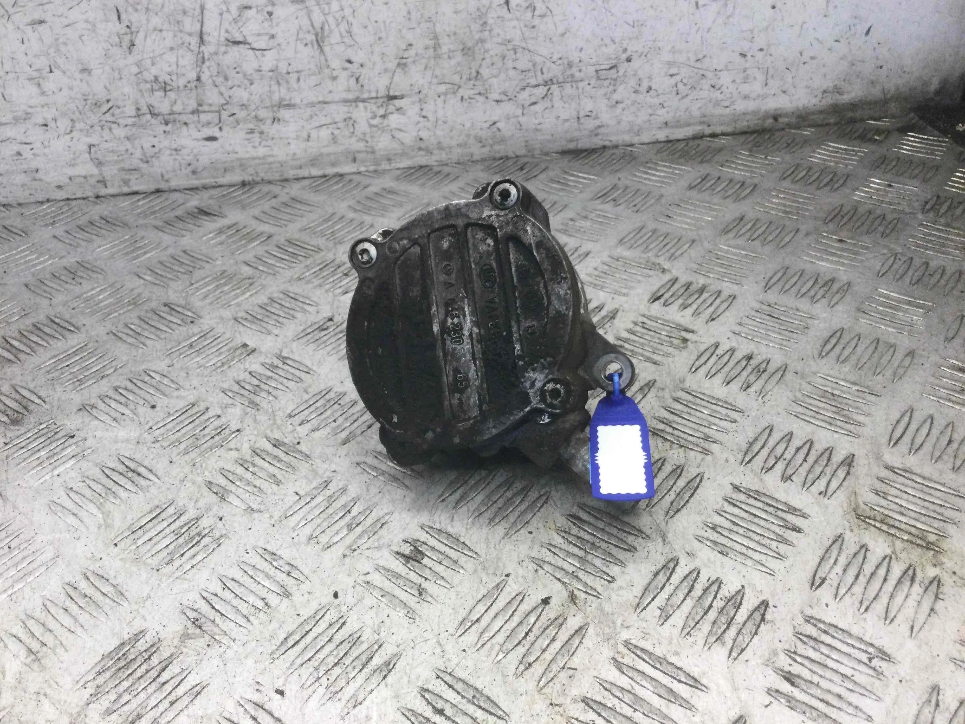 Насос вакуумный Mercedes C-klasse W203/S203/CL203 [рестайлинг] (2004-2007) дизель 2.2 CDI Автомат Седан