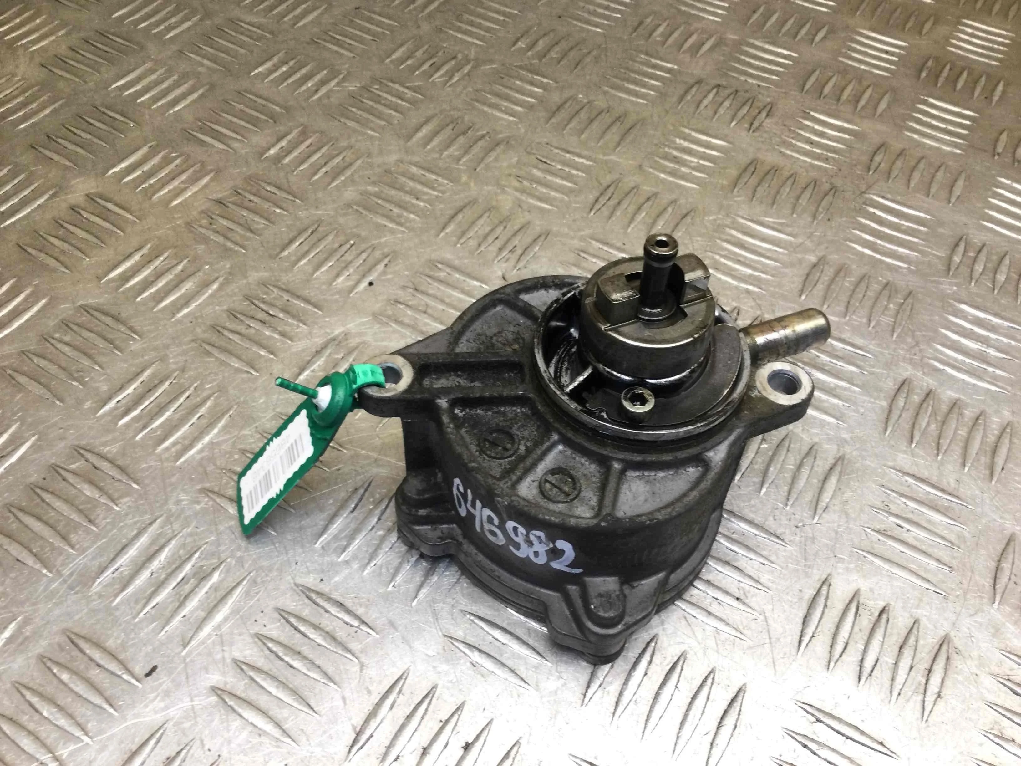 Насос вакуумный Mercedes Vito W639 (2003-2010) дизель 2.2 CDI Механика Микроавтобус