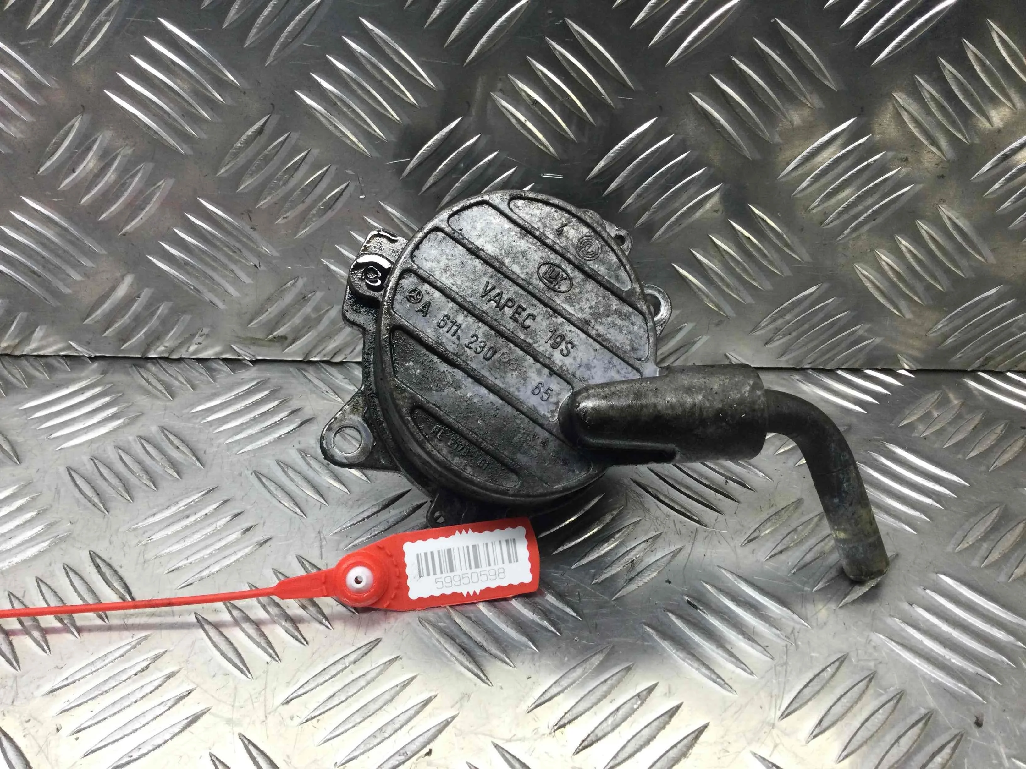 Насос вакуумный Mercedes C-klasse W203/S203/CL203 (2000-2004) дизель 2.2 CDI Механика Микроавтобус