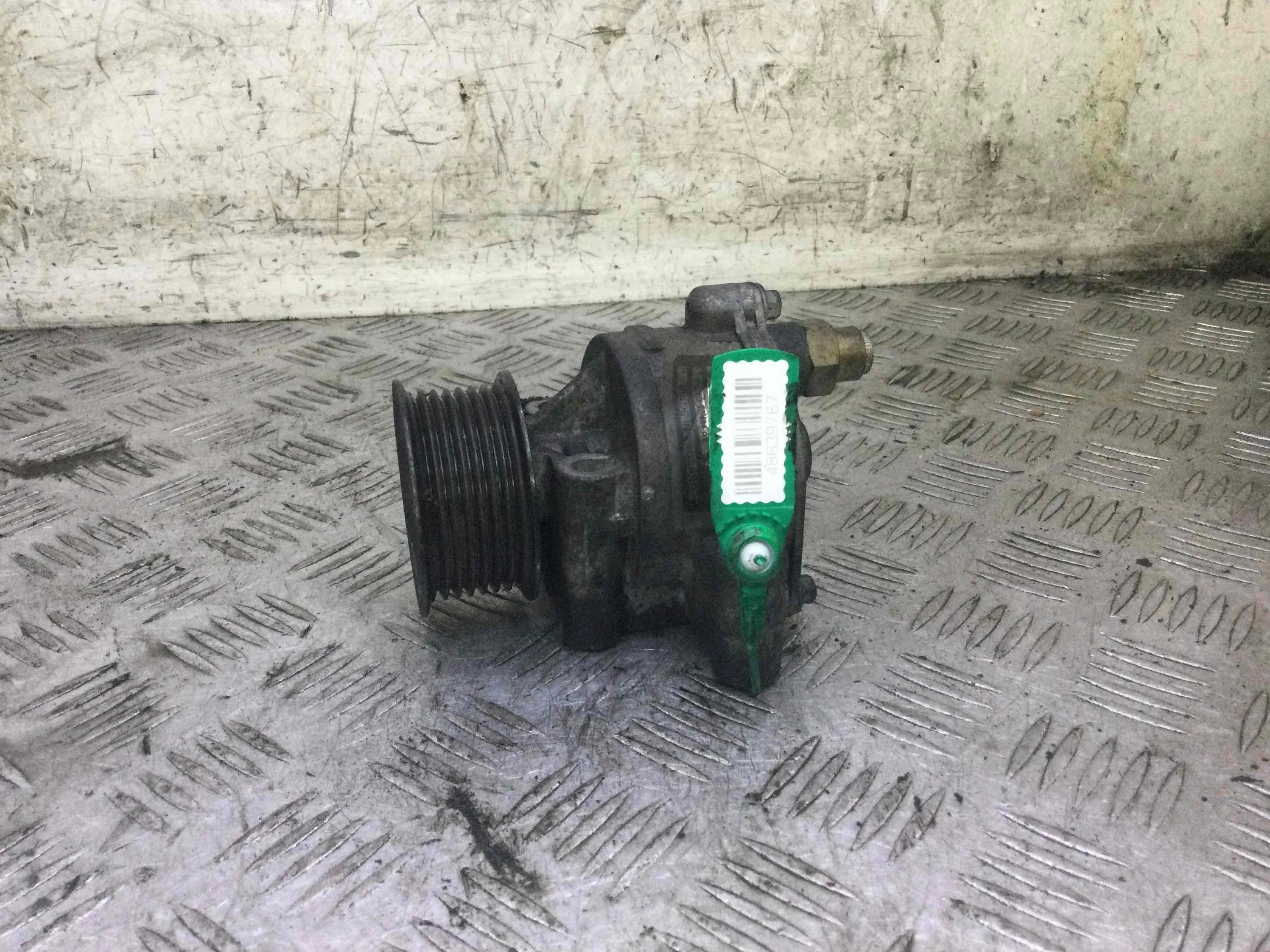 Насос вакуумный Ford Transit 3 поколение (2000-2006) дизель 2.4 TD Механика Микроавтобус