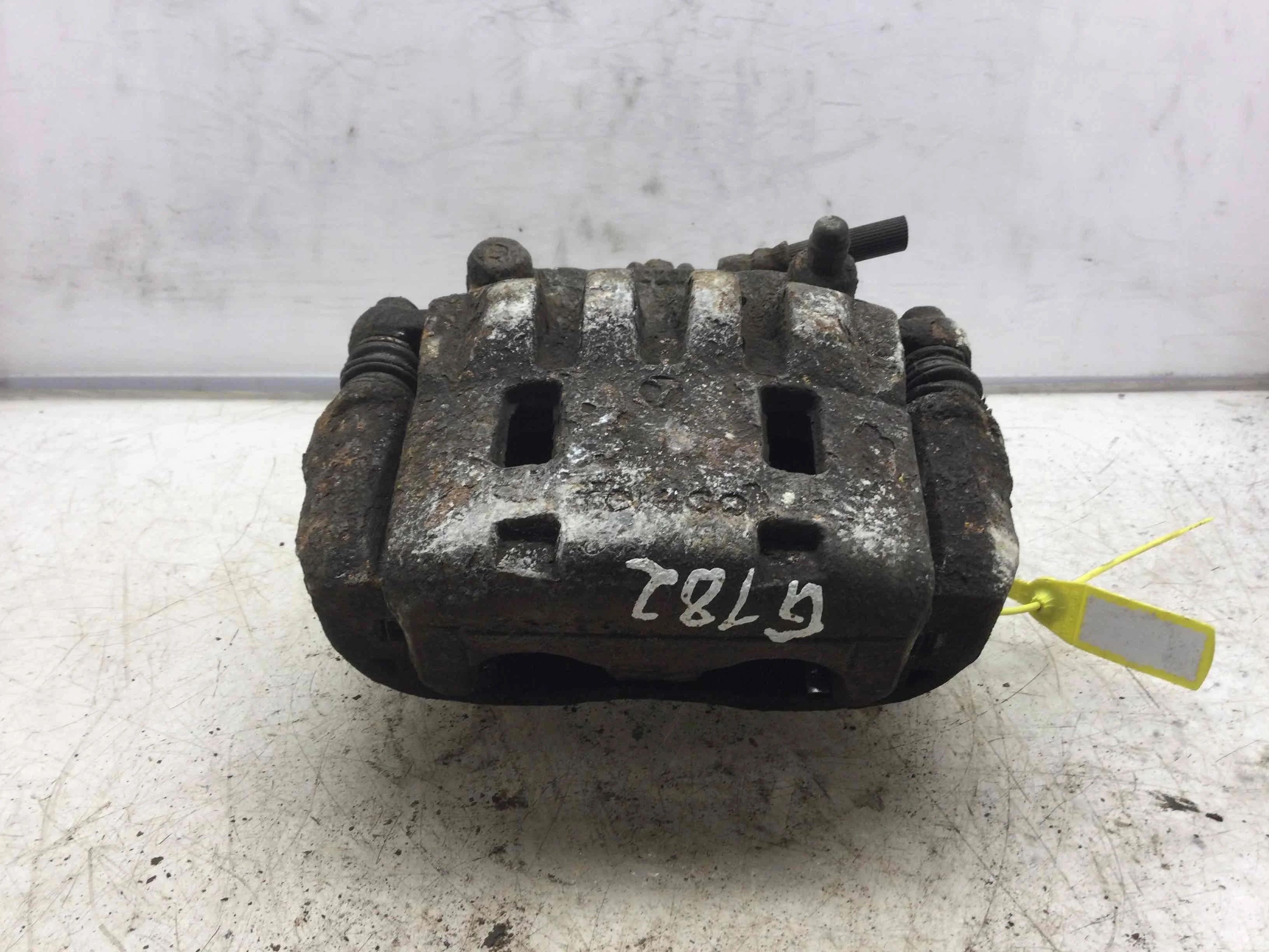 Суппорт передний правый Subaru Impreza 2 поколение [2-й рестайлинг] (2005-2007) бензин 2.0 i Механика Седан