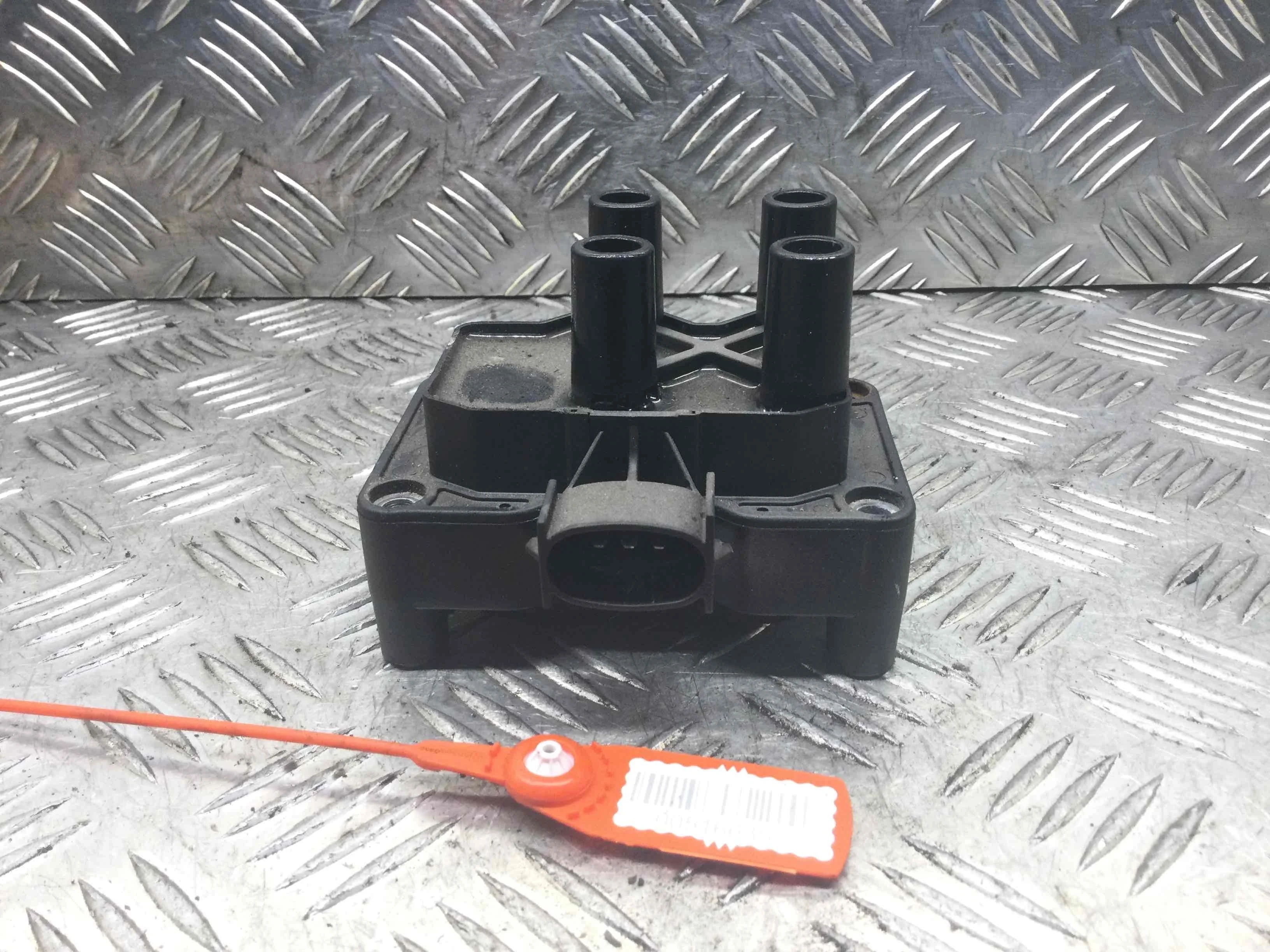 Катушка зажигания Ford Focus 2 поколение (2005-2008) бензин 1.6 i Механика Х/б