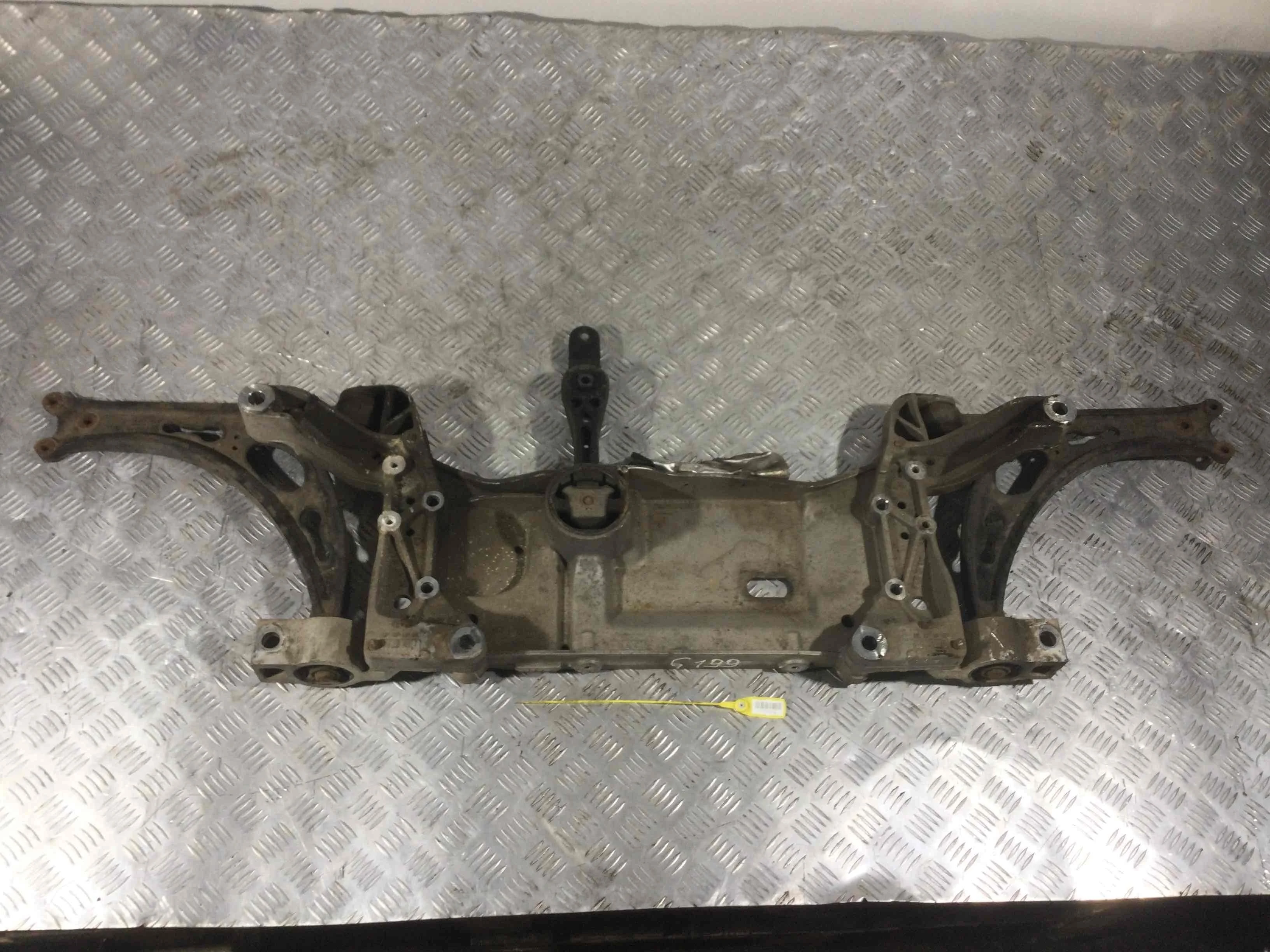 Балка подвески передняя (подрамник) Volkswagen Golf 5 поколение (2004-2009) бензин 2.0 TFSI Механика Х/б