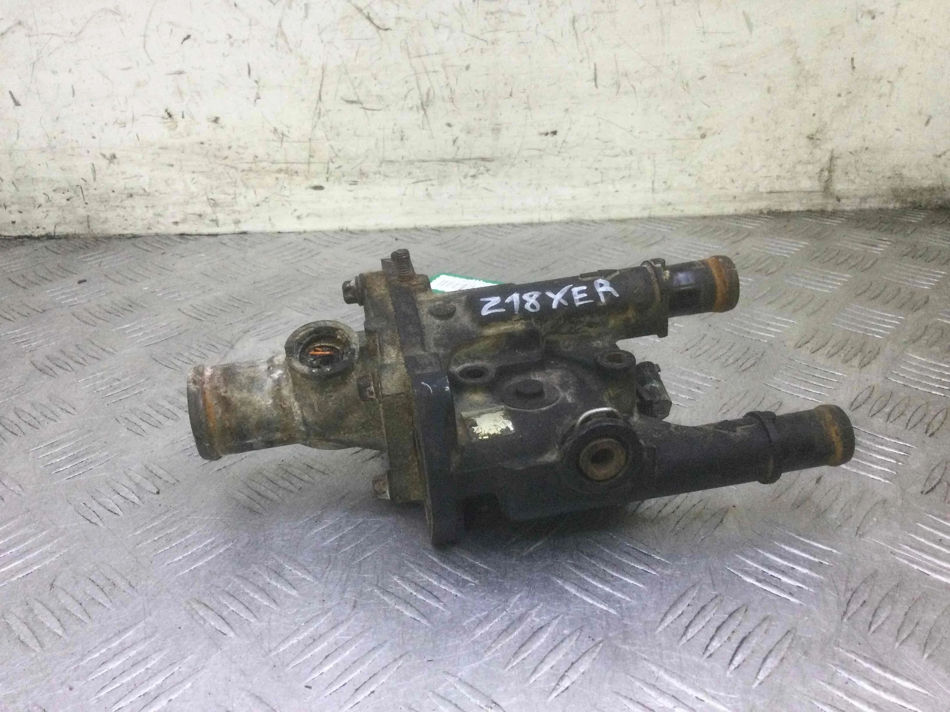 Корпус термостата Opel Astra H 2004-2007 бензин 1.8  Механика Х/б