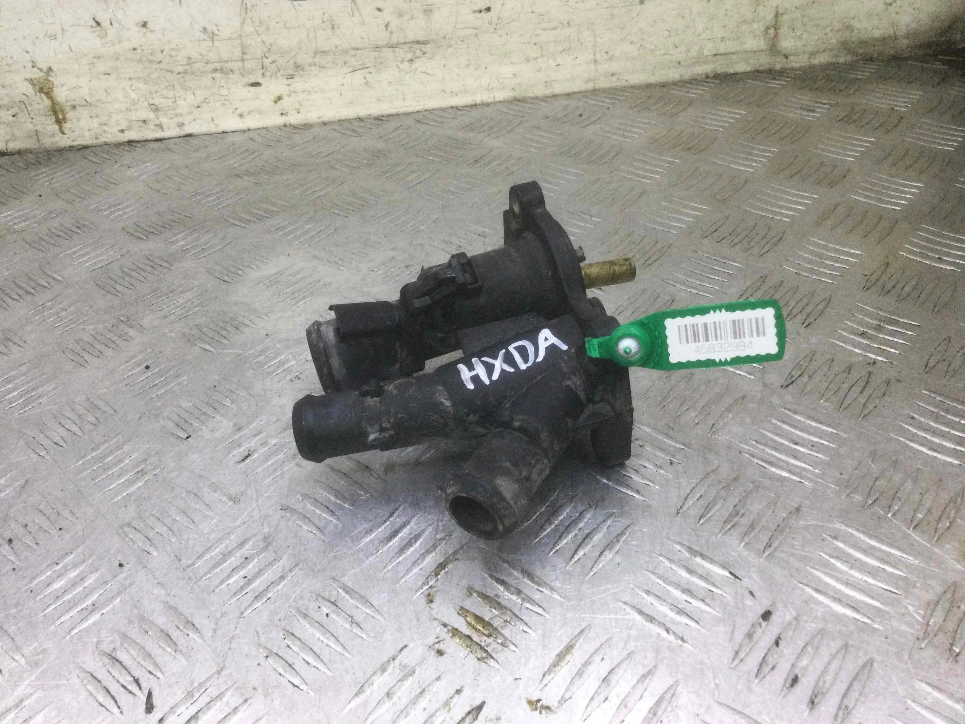 Корпус термостата Ford Focus 2 поколение (2005-2008) бензин 1.6 i Механика