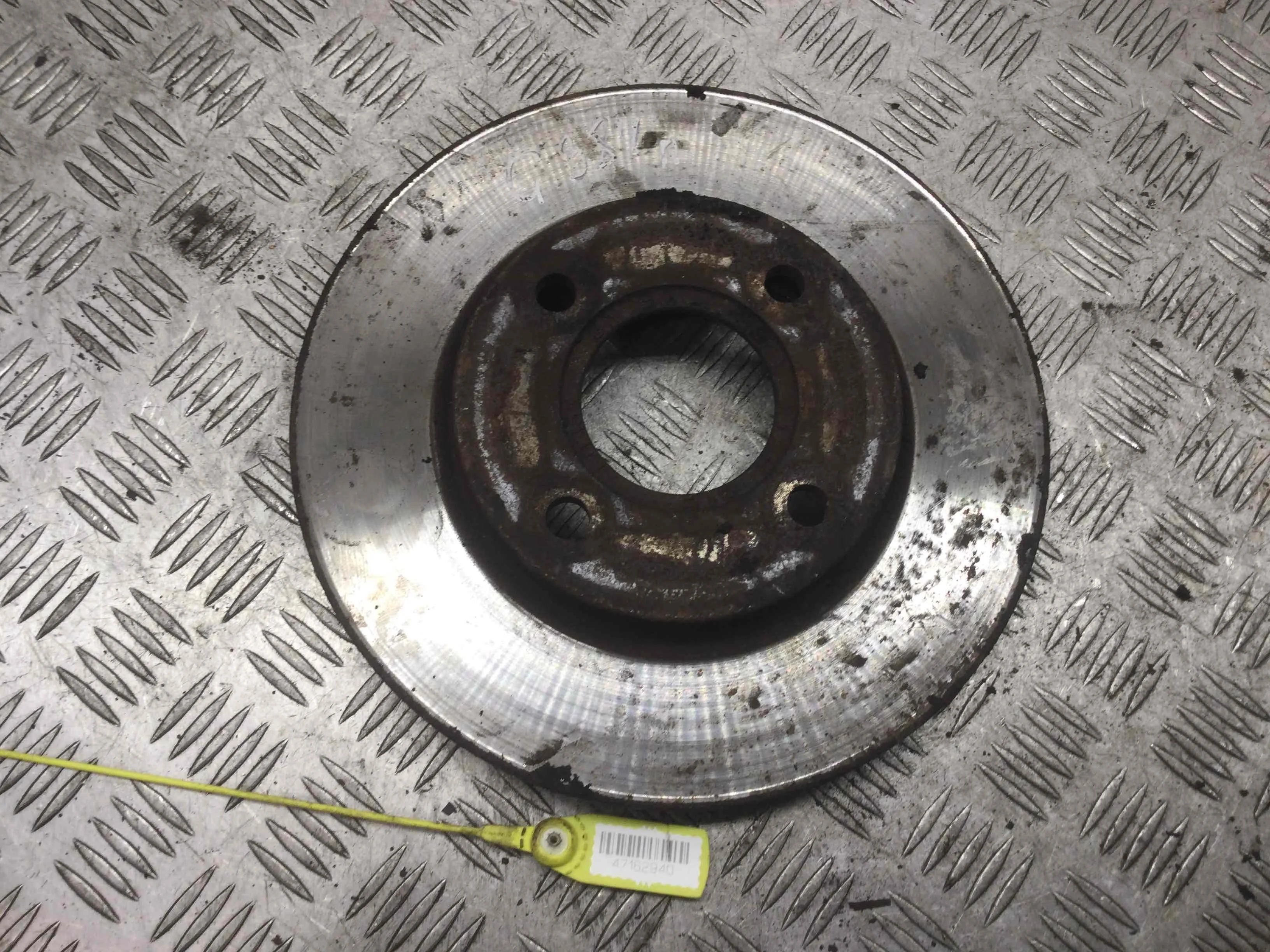 Диск тормозной передний Ford Focus 1 поколение [рестайлинг] (2001-2005) бензин 1.6  Механика Х/б