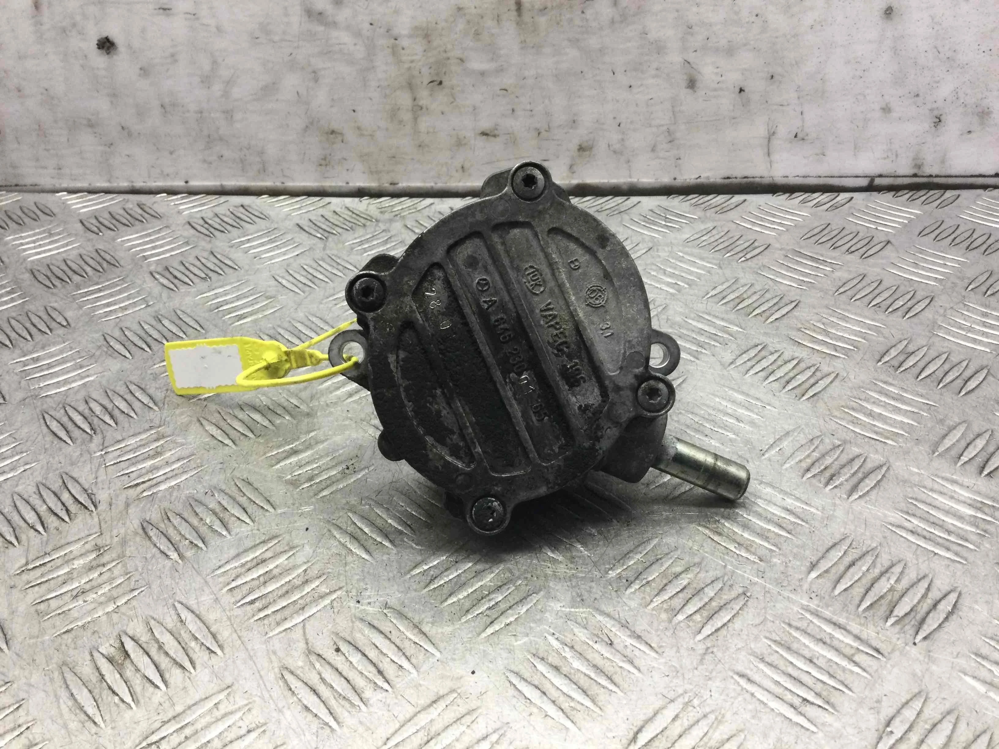 Насос вакуумный Mercedes C-klasse W203/S203/CL203 (2000-2004) дизель 2.2 CDI Механика Седан